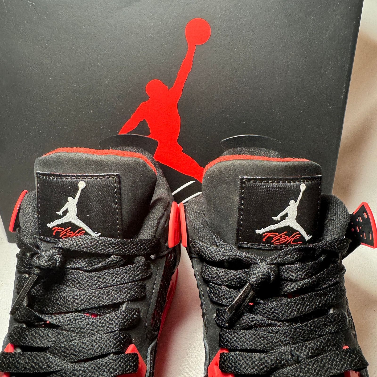 Jordan Brand × Nike Size 5.5 Nike Air Jordan 4 Retro GS Red Thunder Men's Shoes Size US 5.5 / EU 38 - 5 Thumbnail