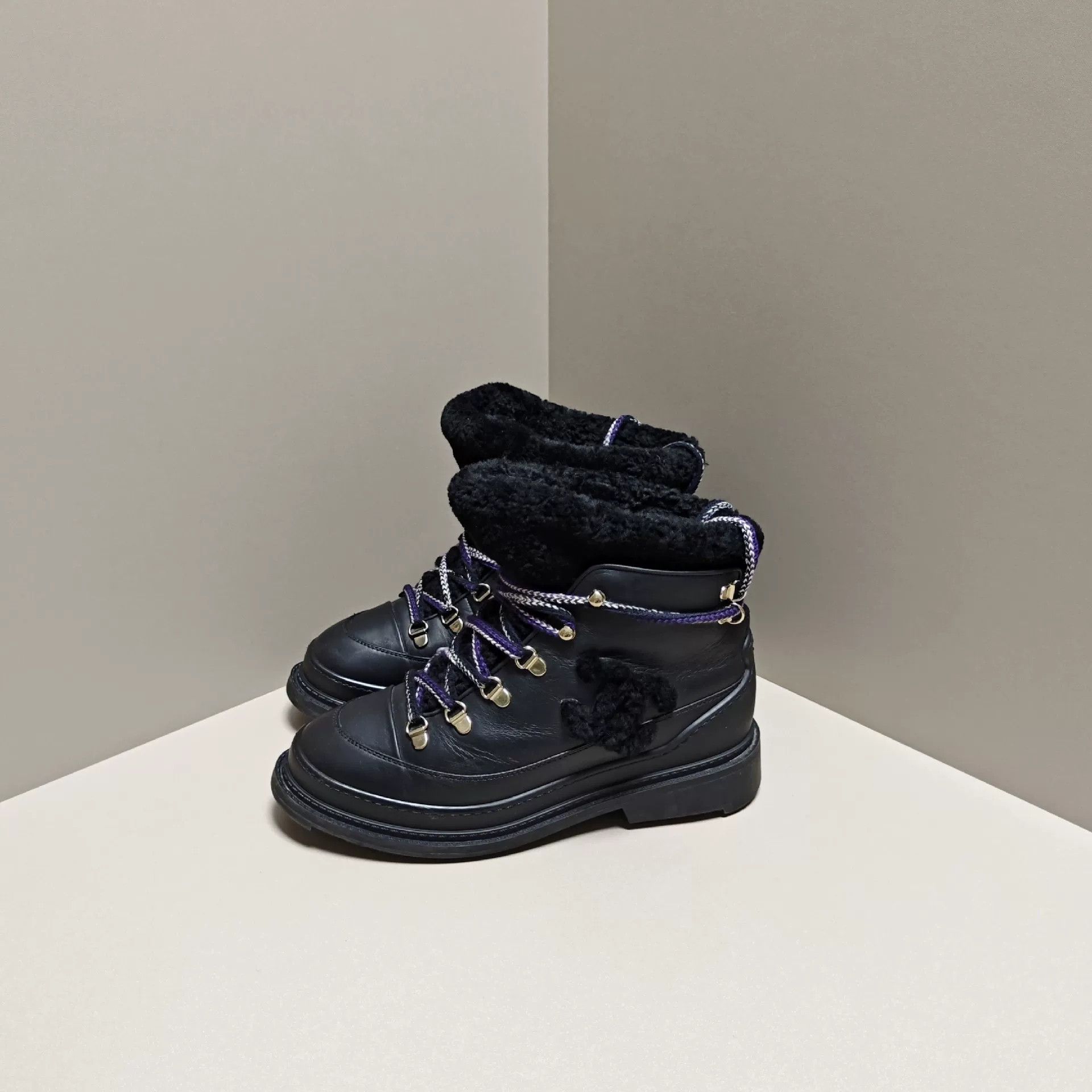 Chanel Chanel Boots us_8 Women Size US 8 / IT 38 - 1 Thumbnail