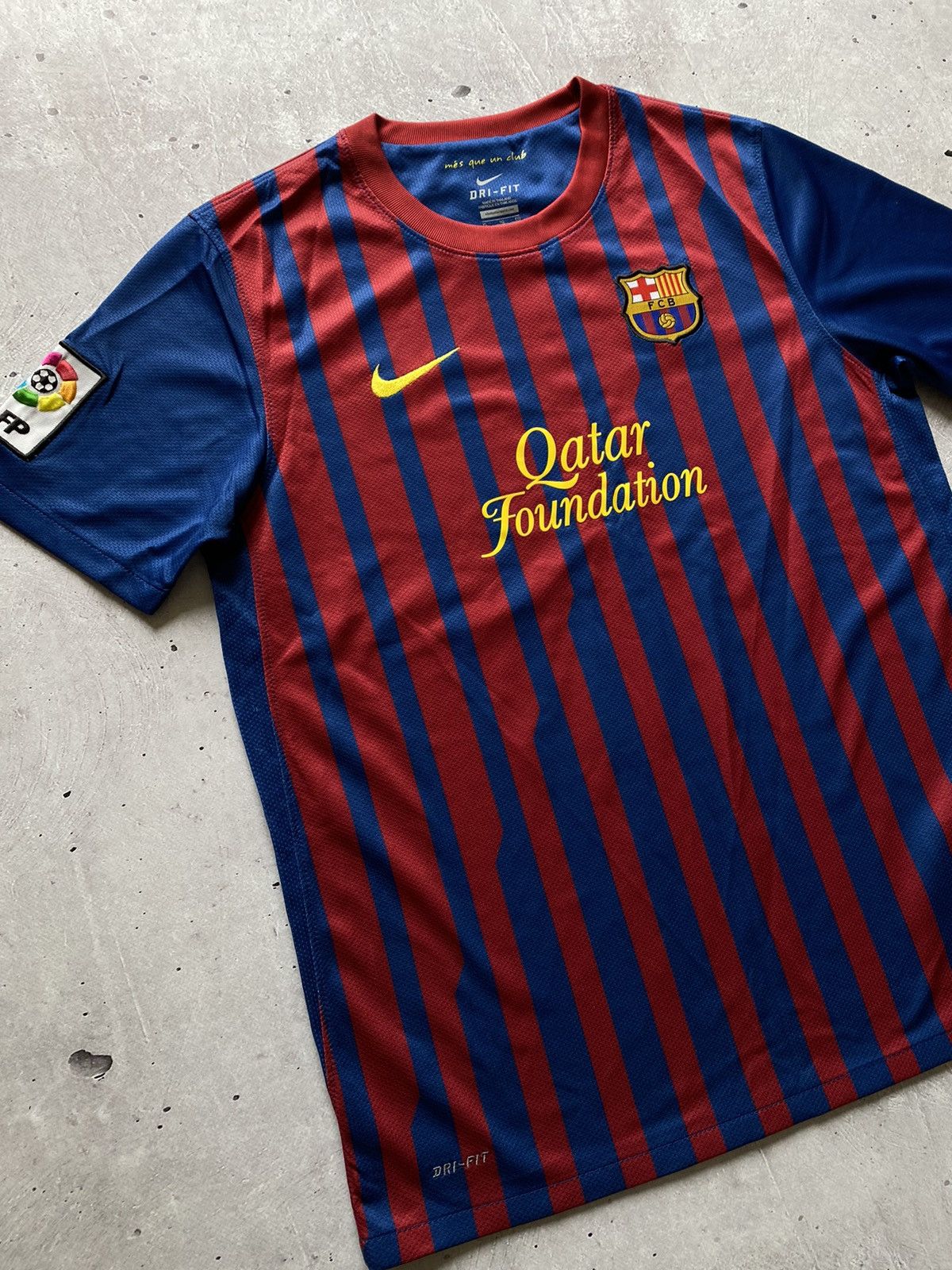 Nike × Vintage 👑Vintage 2011-12 Barcelona Home Shirt Nike Soccer Football Size US S / EU 44-46 / 1 - 1 Thumbnail