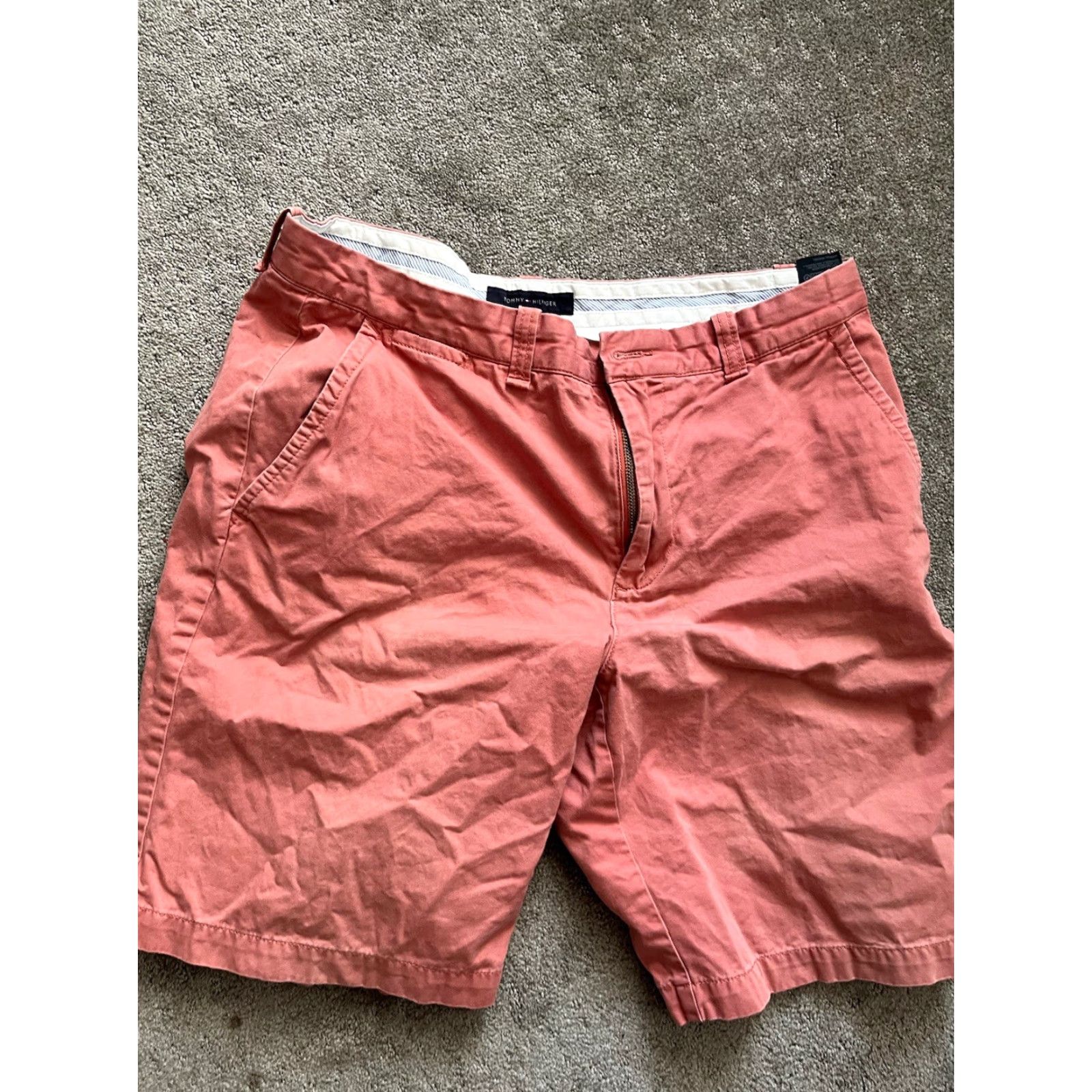 Tommy Hilfiger Tommy Hilfiger Shorts Mens 35 Pink Flat Front Chino Cotton Size US 35 - 3 Thumbnail