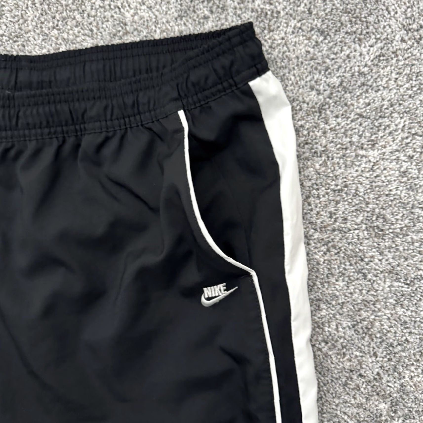 Nike Nike Dri-FIT Track Pants Women's L Slit at Ankle Athletic Pants Warm-Up Streetwear Athleisure Slit at Ankle Size 36" / US 14 / IT 50 - 6 Thumbnail