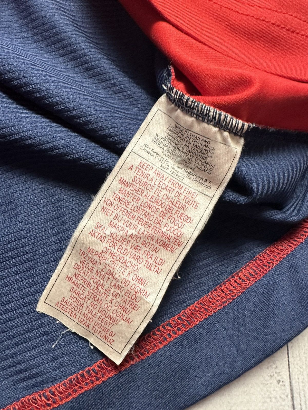 Nike × Vintage Vintage Nike Barcelona soccer jersey size M logo rare Size US M / EU 48-50 / 2 - 7 Thumbnail
