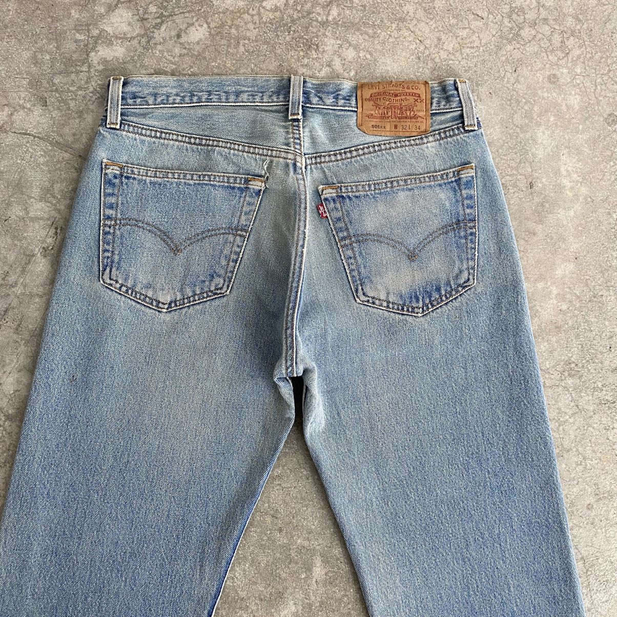Levi's Size 31x30.5 VTG 90’s Levis 501xx Light Blue Jeans Size US 31 - 14 Thumbnail