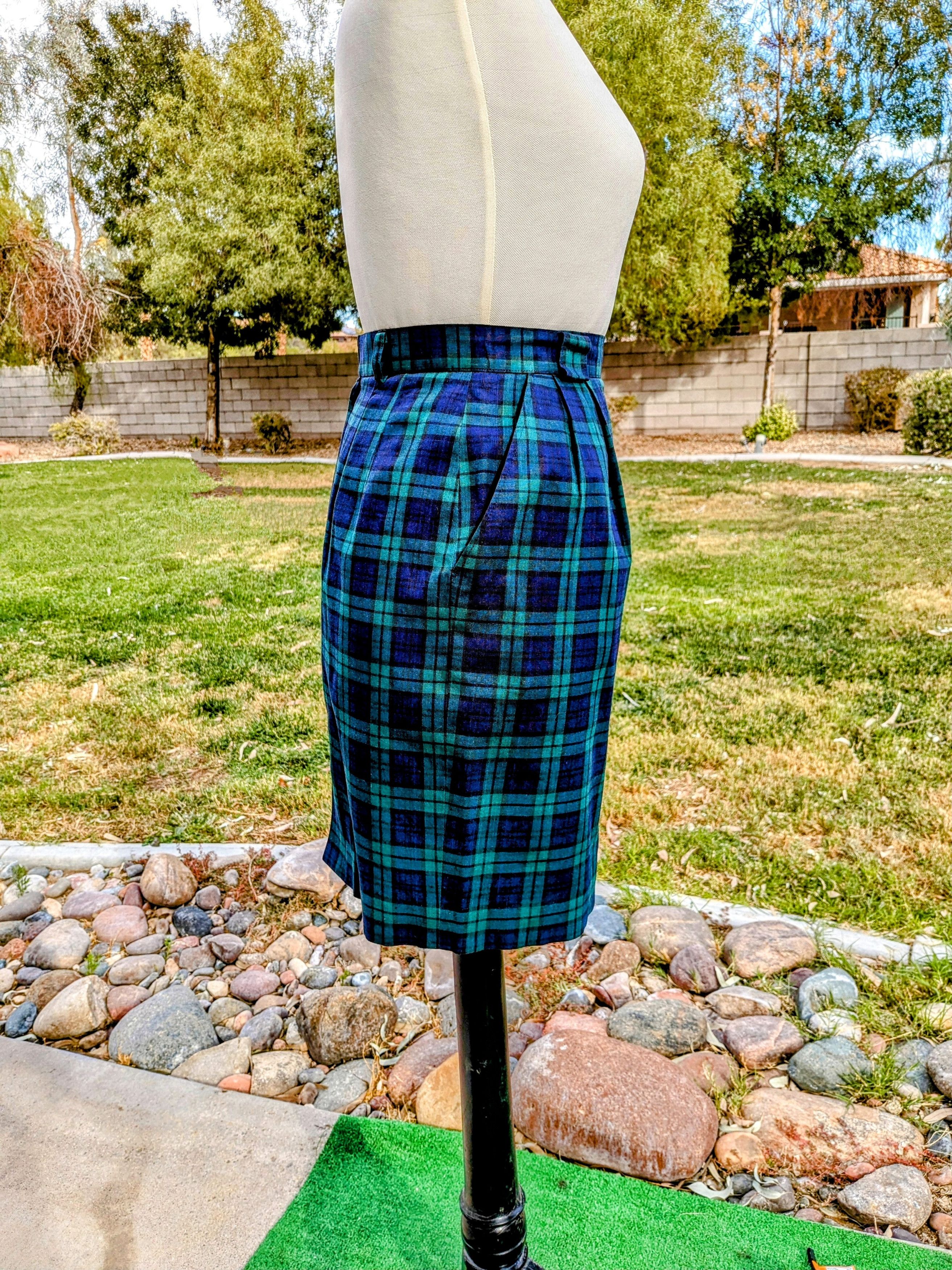 Vintage 1980s VTG Tartan Plaid Petite Tokyo Angel A-Line Skirt EUC Size 26" / US 2 / IT 38 - 3 Thumbnail