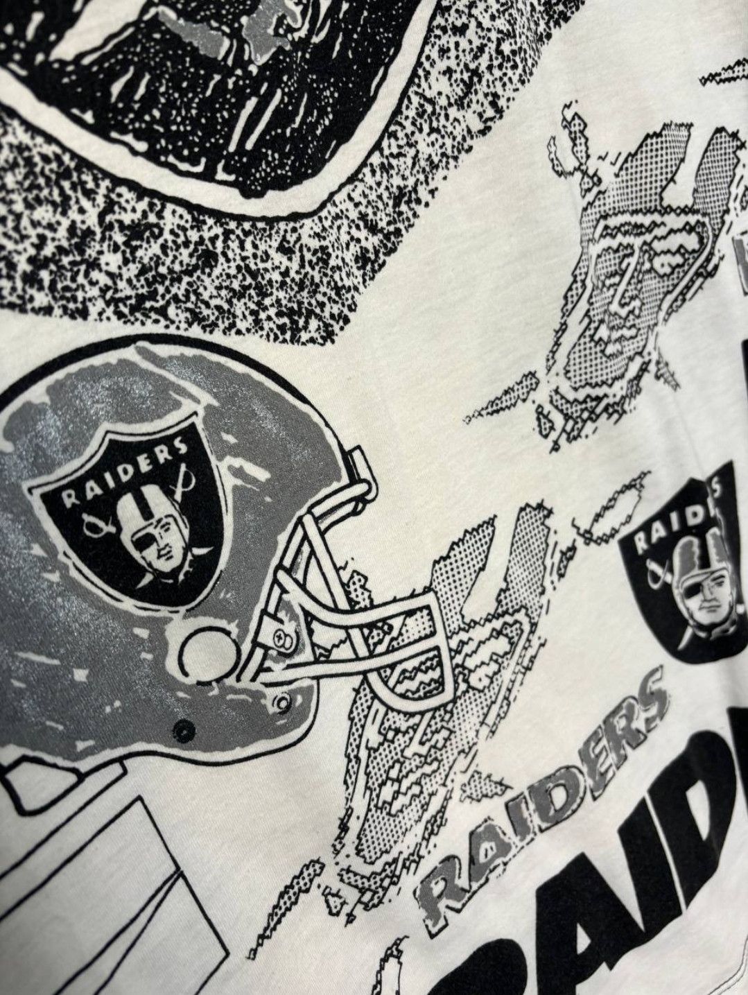 NFL × Vintage Vintage NFL Los Angeles Raiders T-Shirt Size US L / EU 52-54 / 3 - 9 Thumbnail