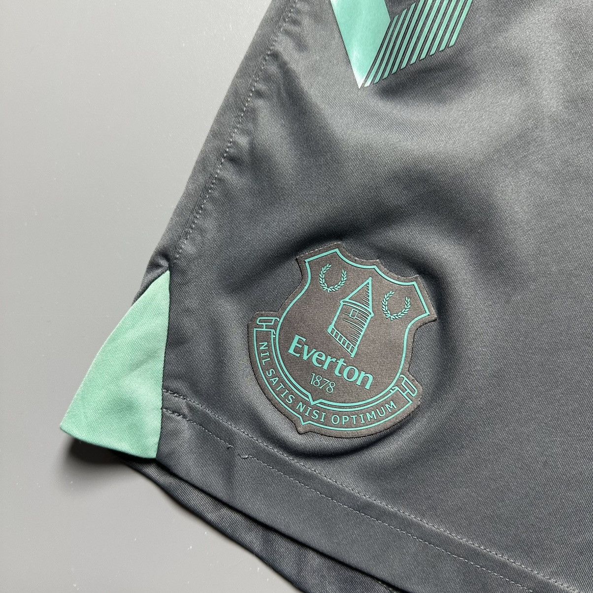 Umbro EVERTON HUMMEL 2020/2021 FOOTBALL THIRD SHORTS #19 JAMES Size US 30 / EU 46 - 2 Thumbnail