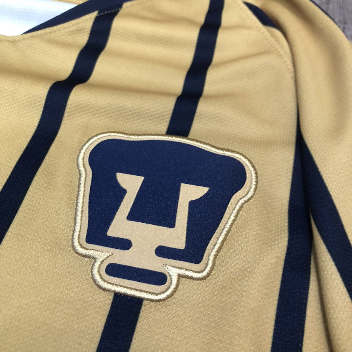 Nike Pumas de la UNAM 18/19 away shirt Size US S / EU 44-46 / 1 - 5 Thumbnail