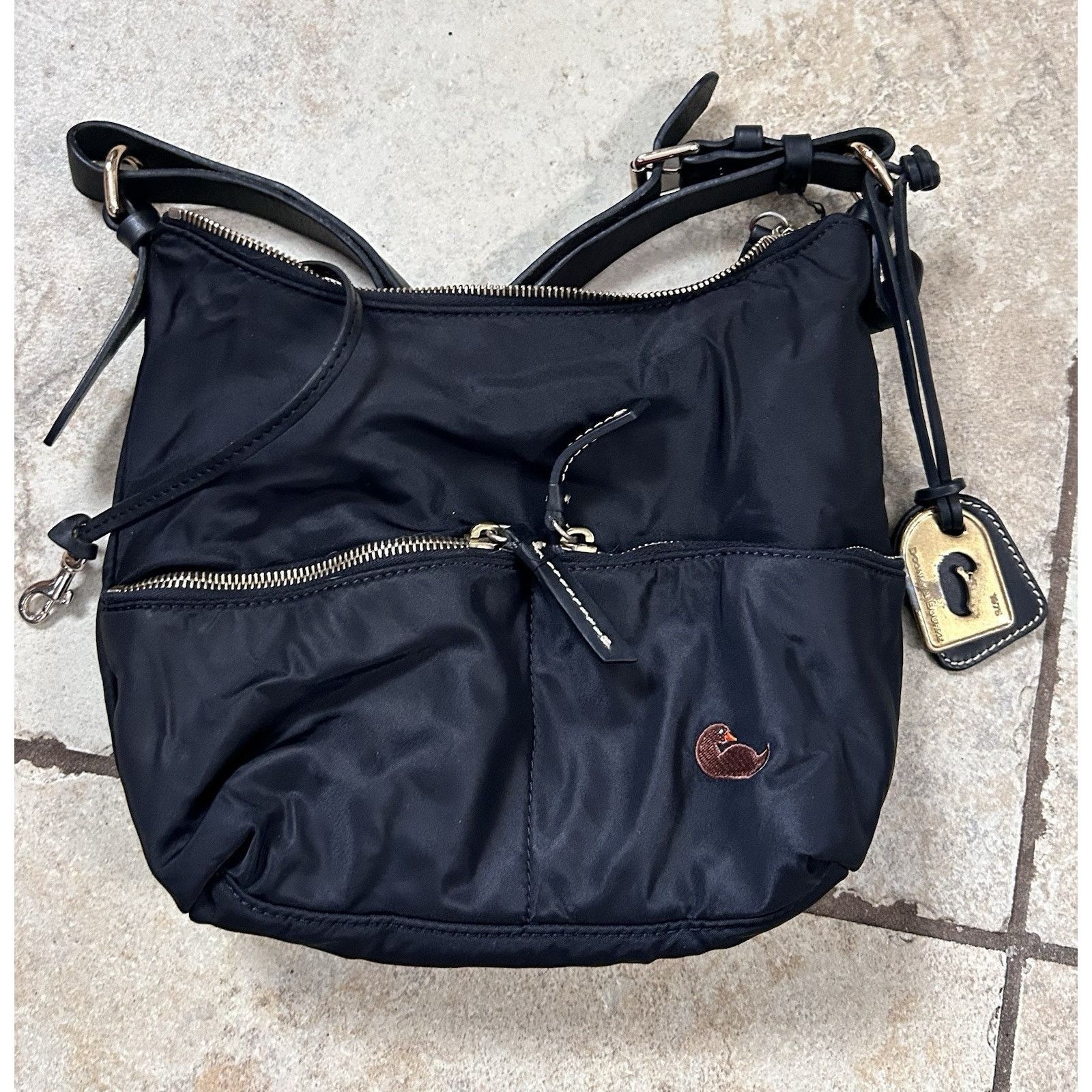Dooney & Bourke Vntg DOONEY & BOURKE Blk Shoulder Bag Pink Lining Y2K Purse Size ONE SIZE - 1 Thumbnail
