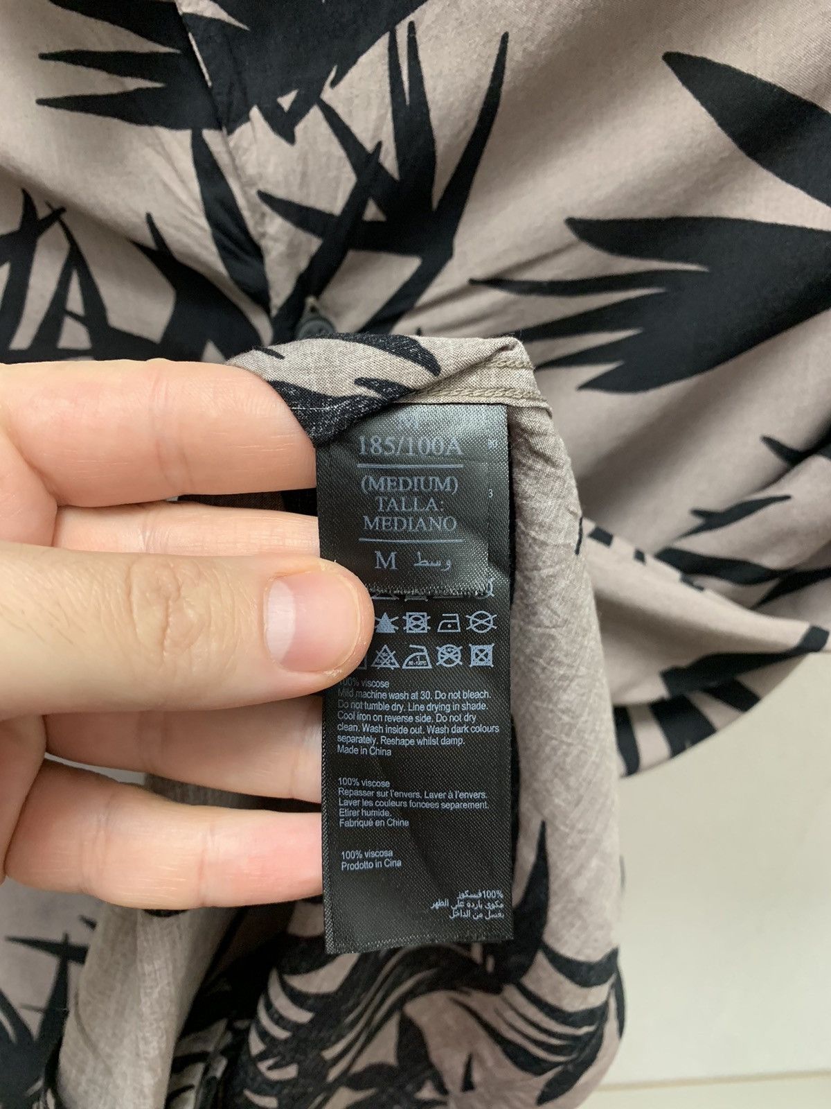 Allsaints Allsaints fullprint flower shirt M sz Japanese brand Size US M / EU 48-50 / 2 - 7 Thumbnail