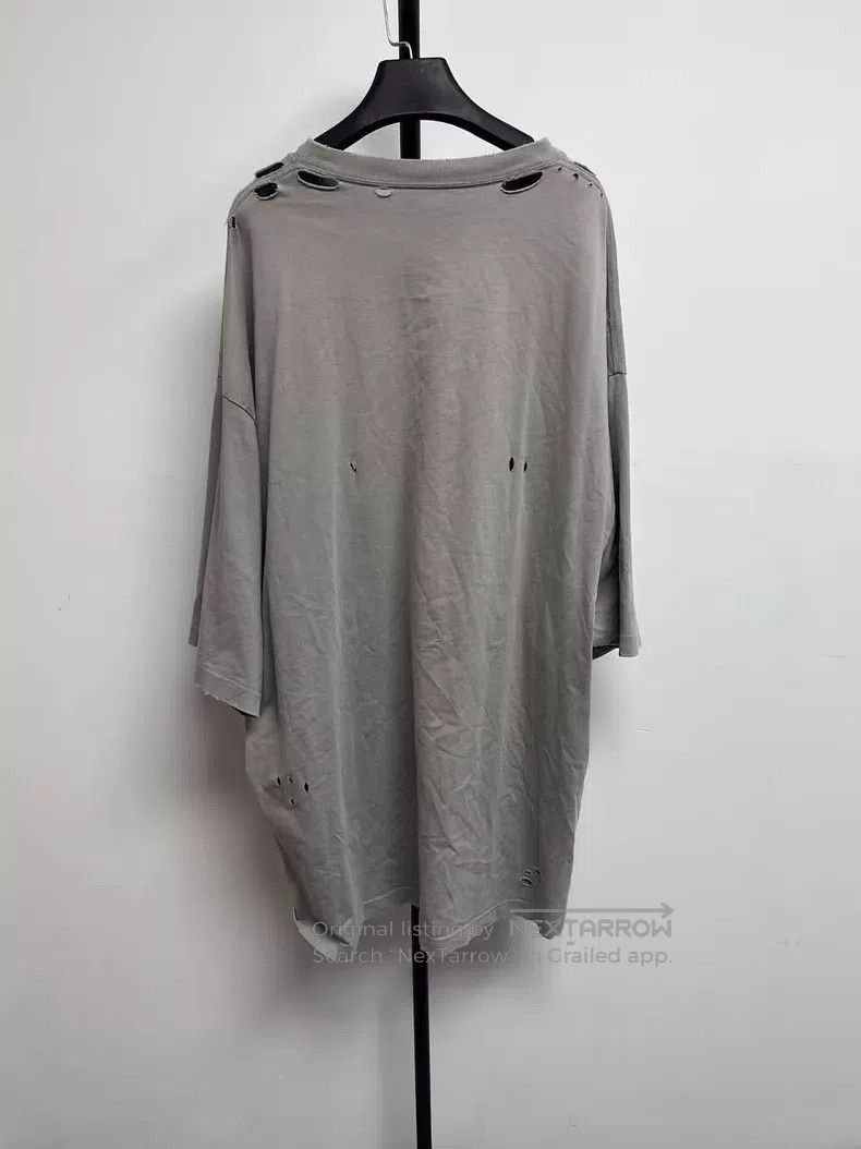 Balenciaga Balenciaga Solid Color Alphabet Printed Hole Round Neck Sh Size US XL / EU 56 / 4 - 2 Thumbnail