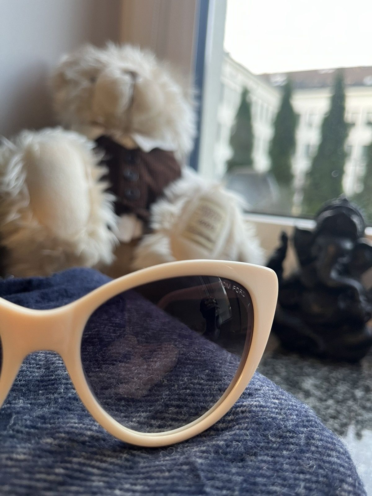 Tom Ford TOM FORD 2005 NIKITA CAT EYE SUNGLASSES RIHANNA KARDASHIAN Size ONE SIZE - 6 Thumbnail