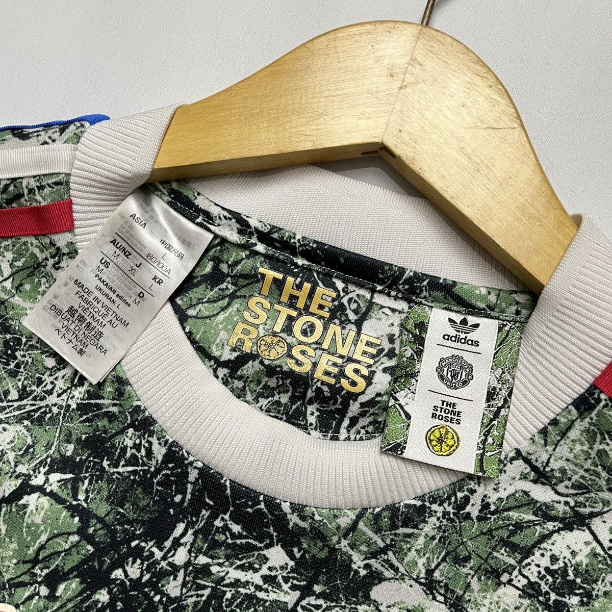 Adidas Adidas X The Stone Roses X Man Utd Size US L / EU 52-54 / 3 - 6 Thumbnail