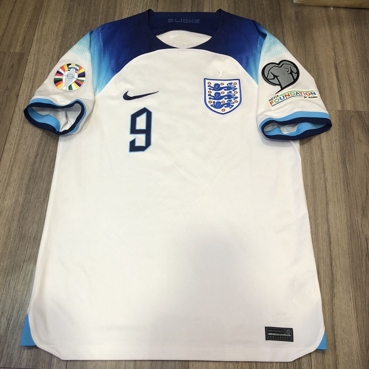 Nike England 22/23 home shirt #9 Kane Size US S / EU 44-46 / 1 - 1 Thumbnail