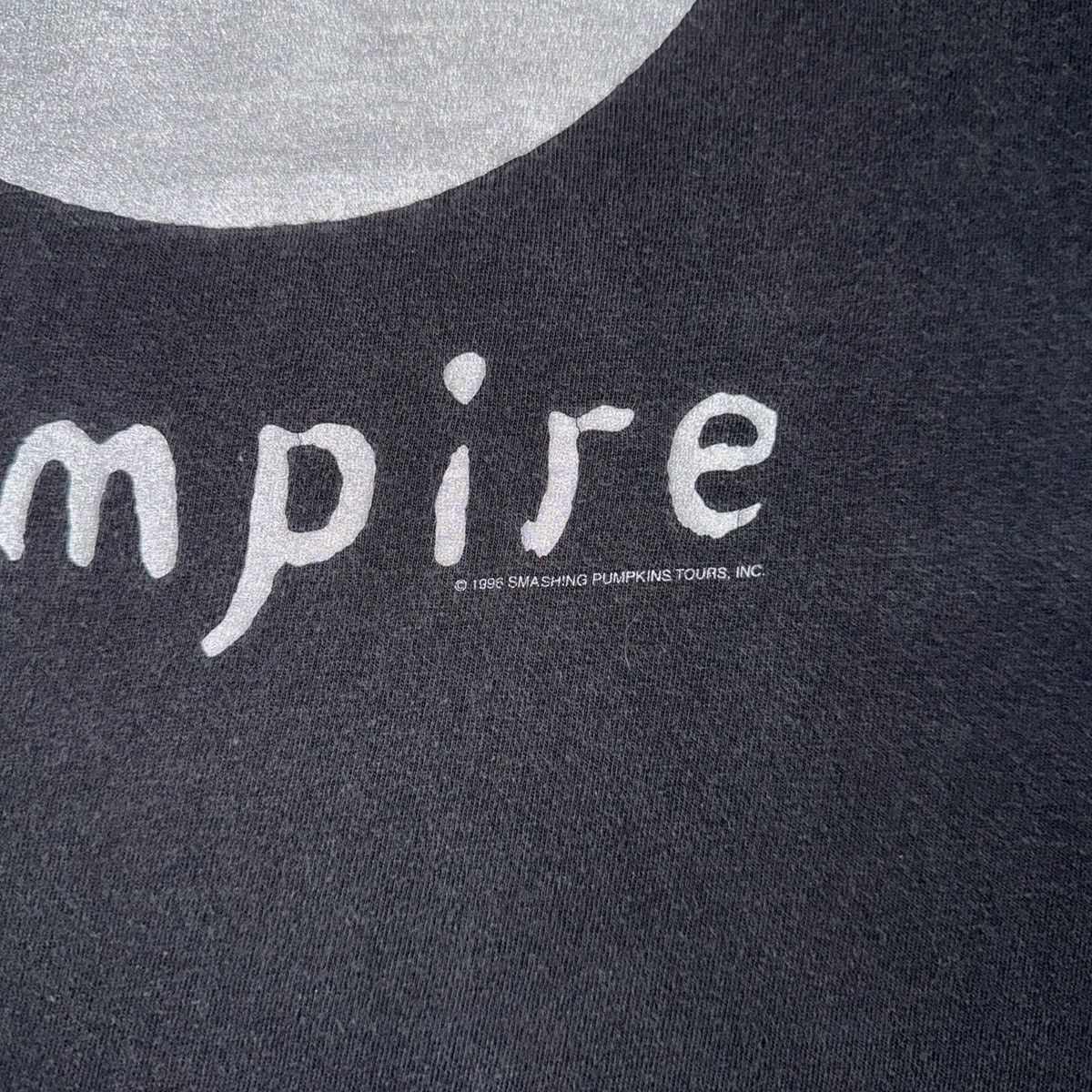 Vintage Vintage 90s The Smashing Pumpkins The World Is A Vampire Tee Size US L / EU 52-54 / 3 - 6 Thumbnail