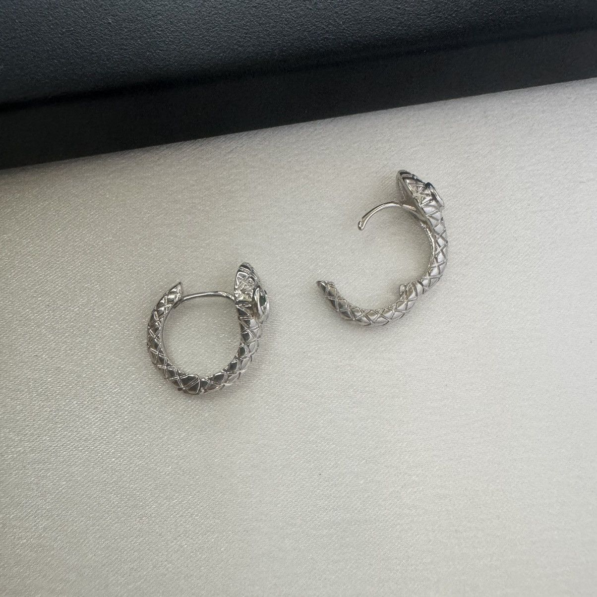 Other Snake Small Hoop Earrings for Men Women Hip Hop Unisex Style Size ONE SIZE - 2 Thumbnail