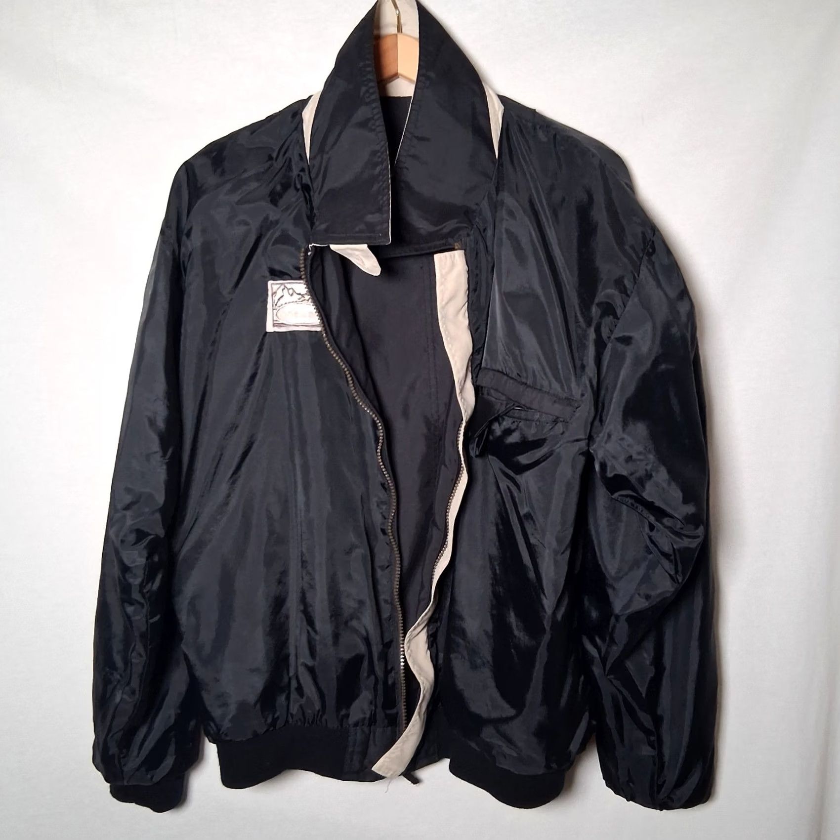 Vintage Vintage Fahrenheit Bomber Jacket Men M Black Lightweight Softshell Polyester Lined Embroidered West Virginia Ski Resort Theme Size US M / EU 48-50 / 2 - 5 Thumbnail