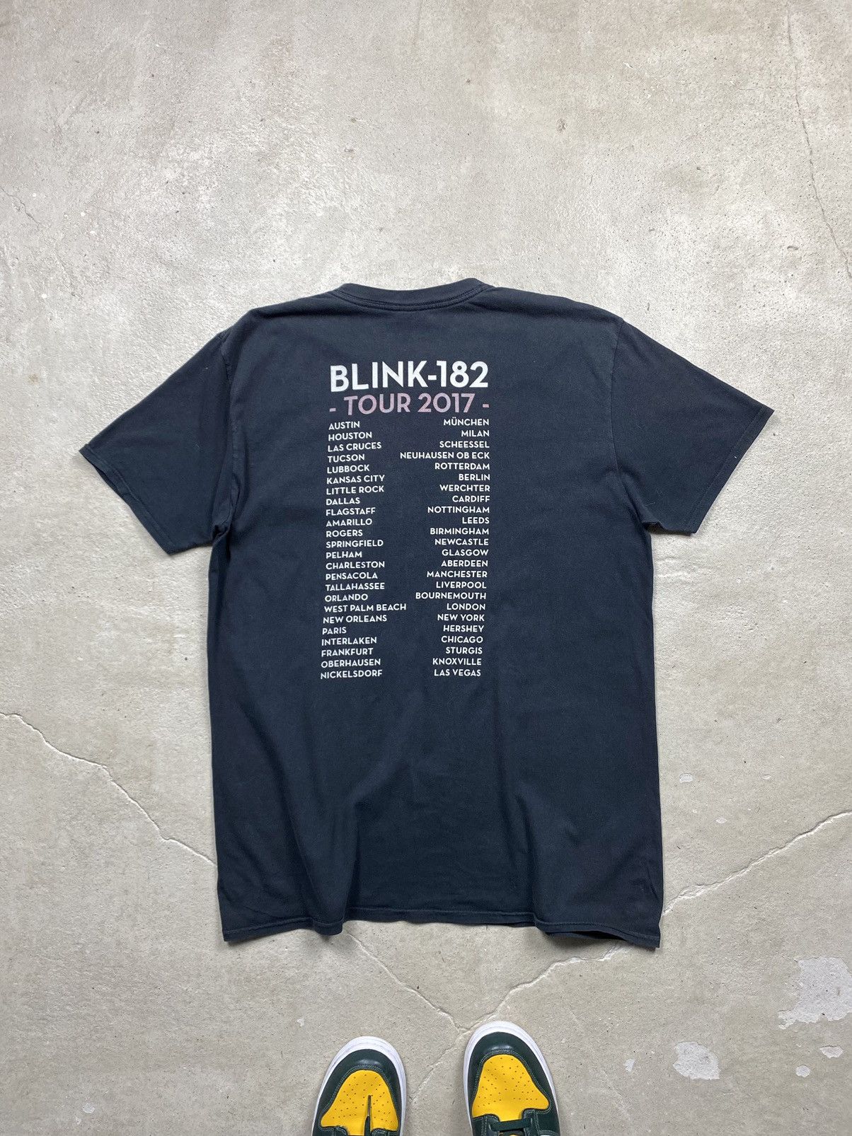 Band Tees Phosphorus Glowing Blink-182 2017 Tour T Shirt (Green Day) Size US XL / EU 56 / 4 - 3 Thumbnail
