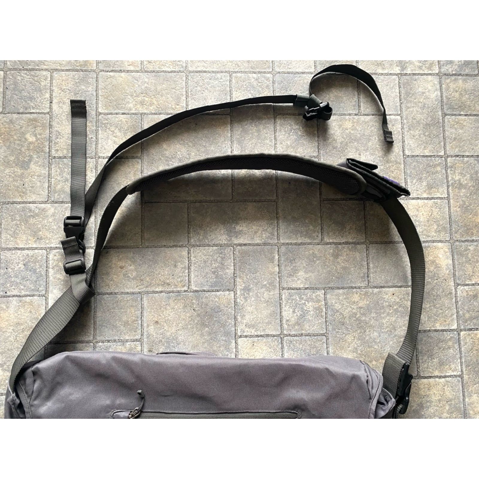 Patagonia Patagonia Messenger Bag Gray Mens Flaws Wear Shoulder Bag Size ONE SIZE - 3 Thumbnail
