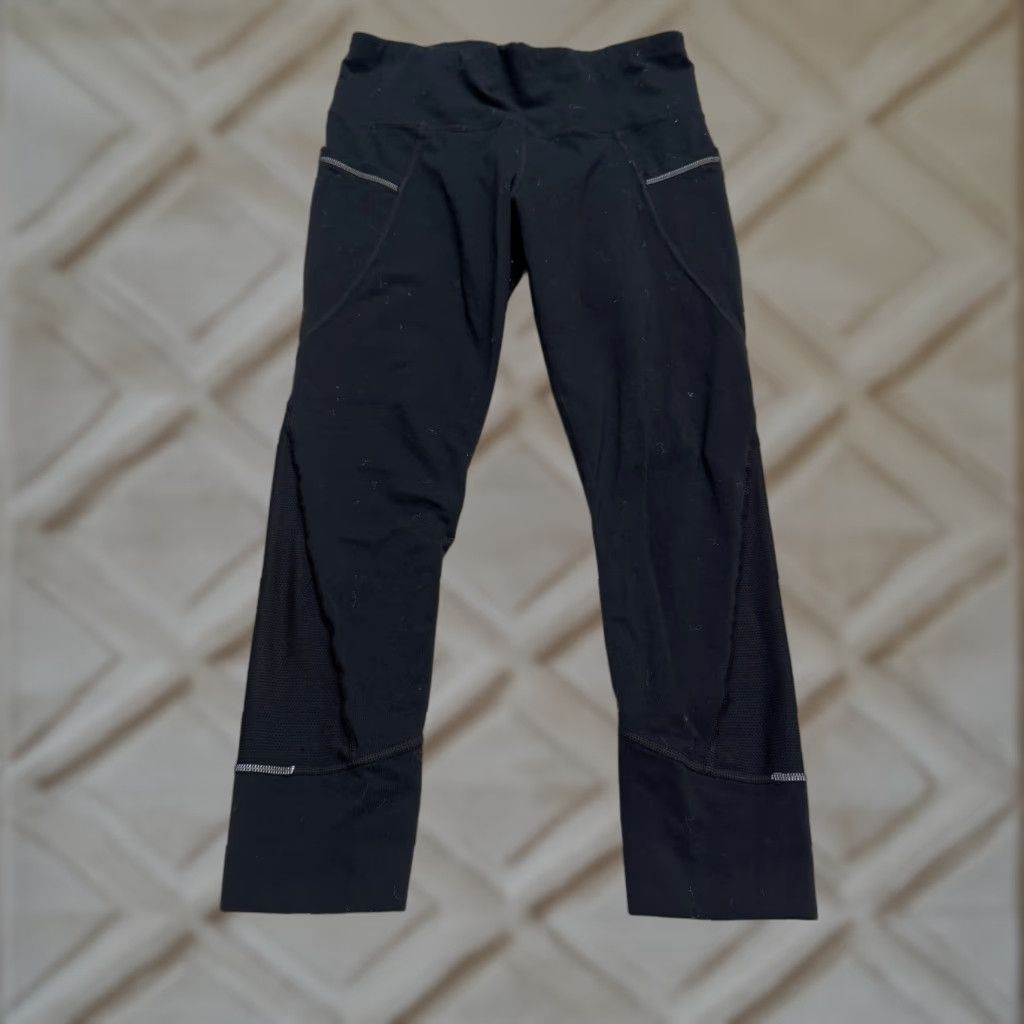 Athleta ATHLETA Cropped Leggings Womens Small Black Active Yoga with Zip Pockets Size 28" / US 6 / IT 42 - 1 Thumbnail