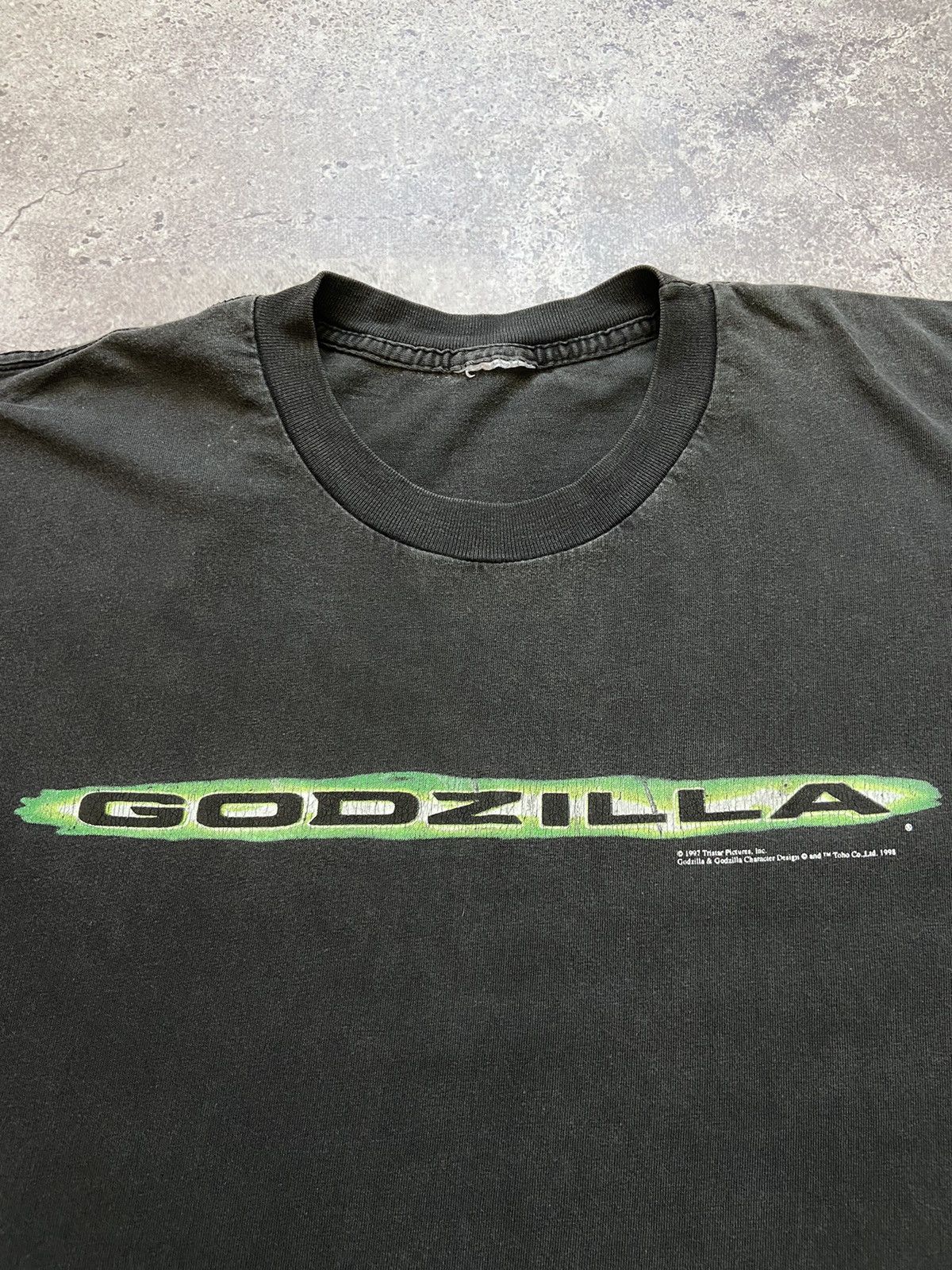 Vintage Vintage Godzilla movie made in USA promo tee 1997 Size US XL / EU 56 / 4 - 2 Thumbnail