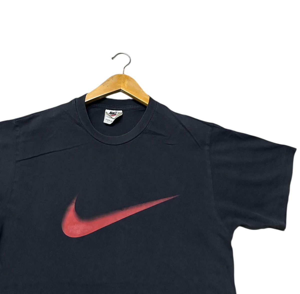 Nike Vintage 90s Nike swoosh black tee Size US L / EU 52-54 / 3 - 2 Thumbnail