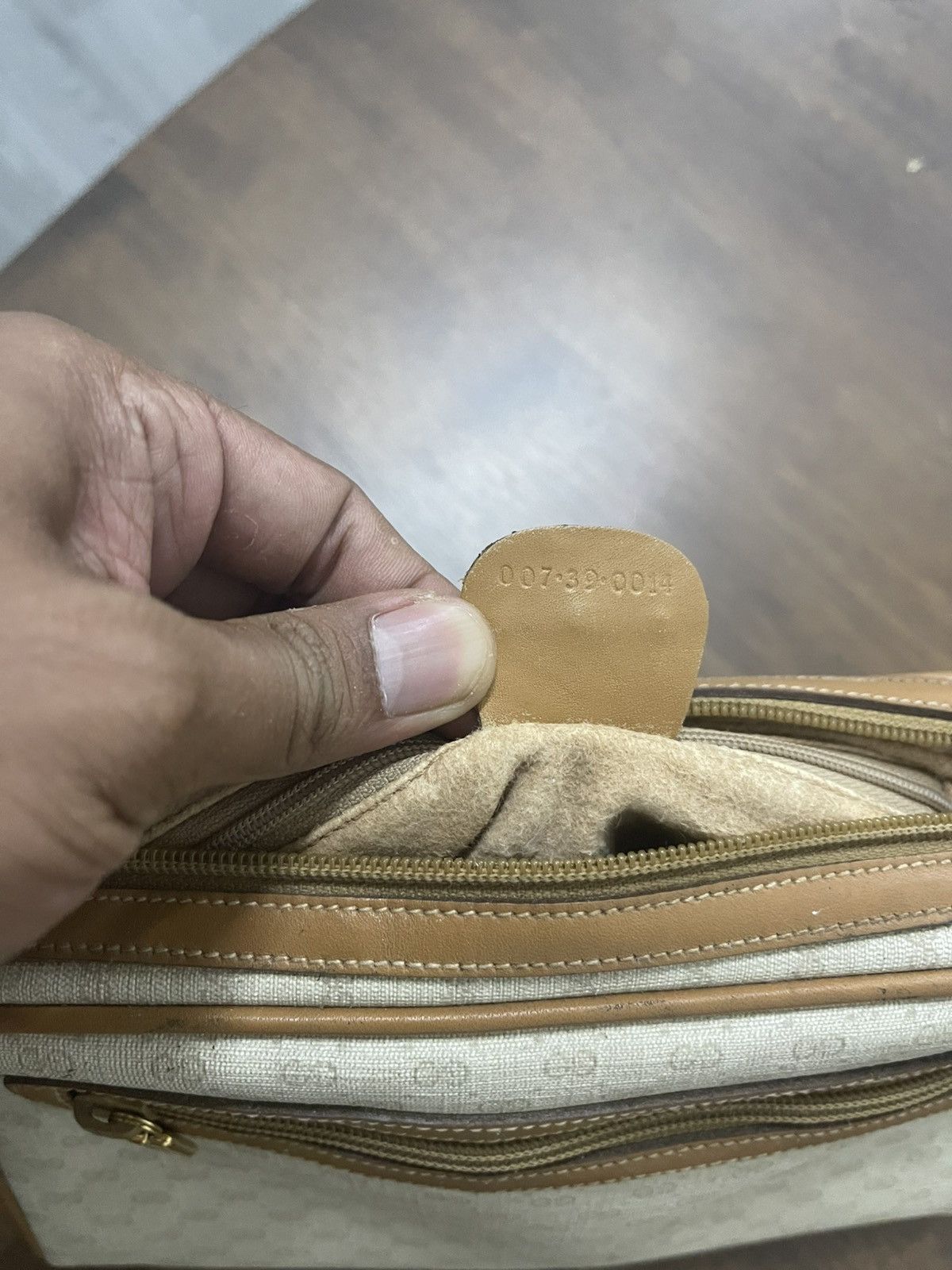 Gucci × Vintage Vintage GUCCI Micro Logo Crossbody Handbag Size ONE SIZE - 12 Thumbnail