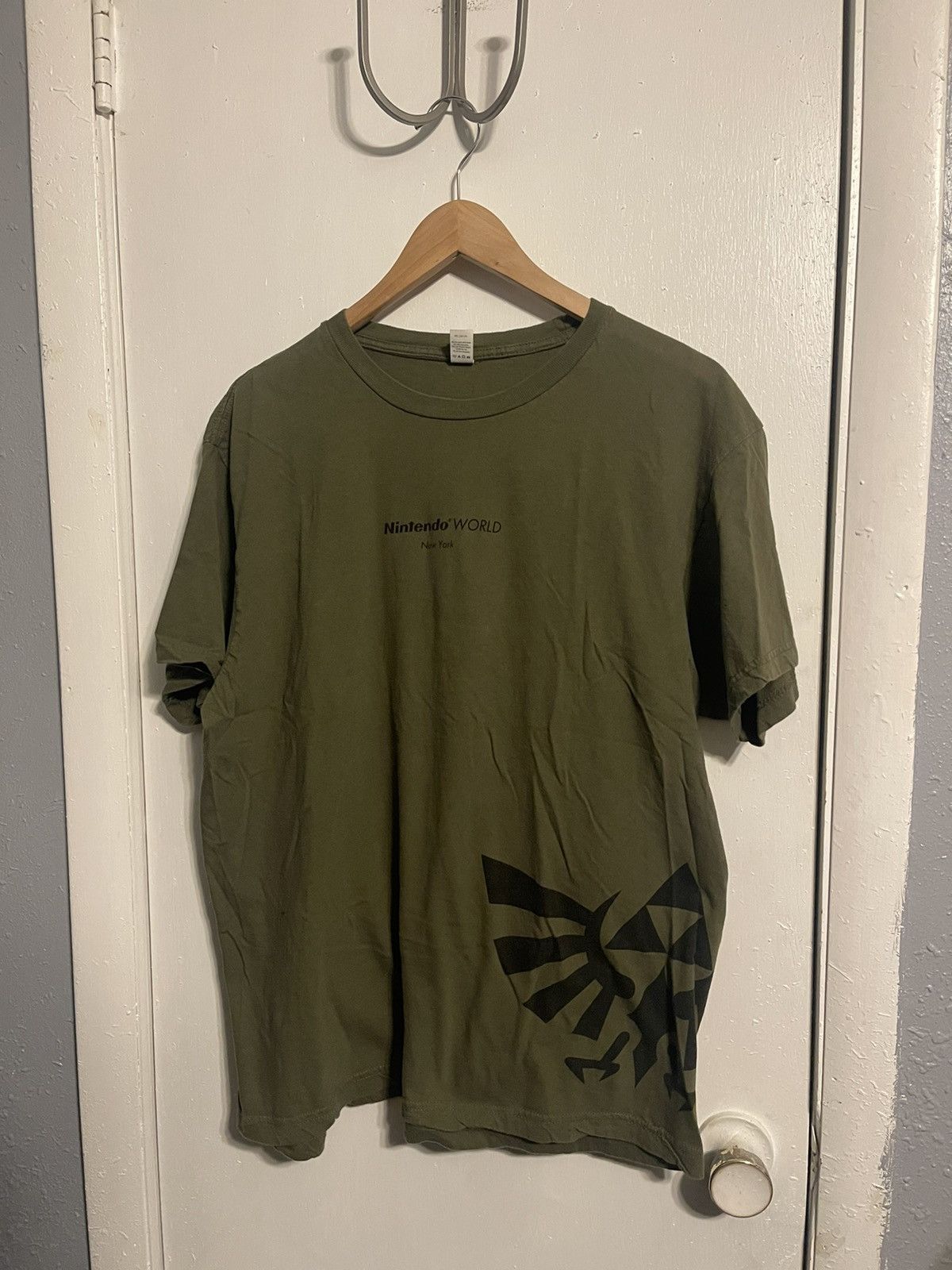 Vintage Nintendo World Tee Size US XL / EU 56 / 4 - 1 Thumbnail