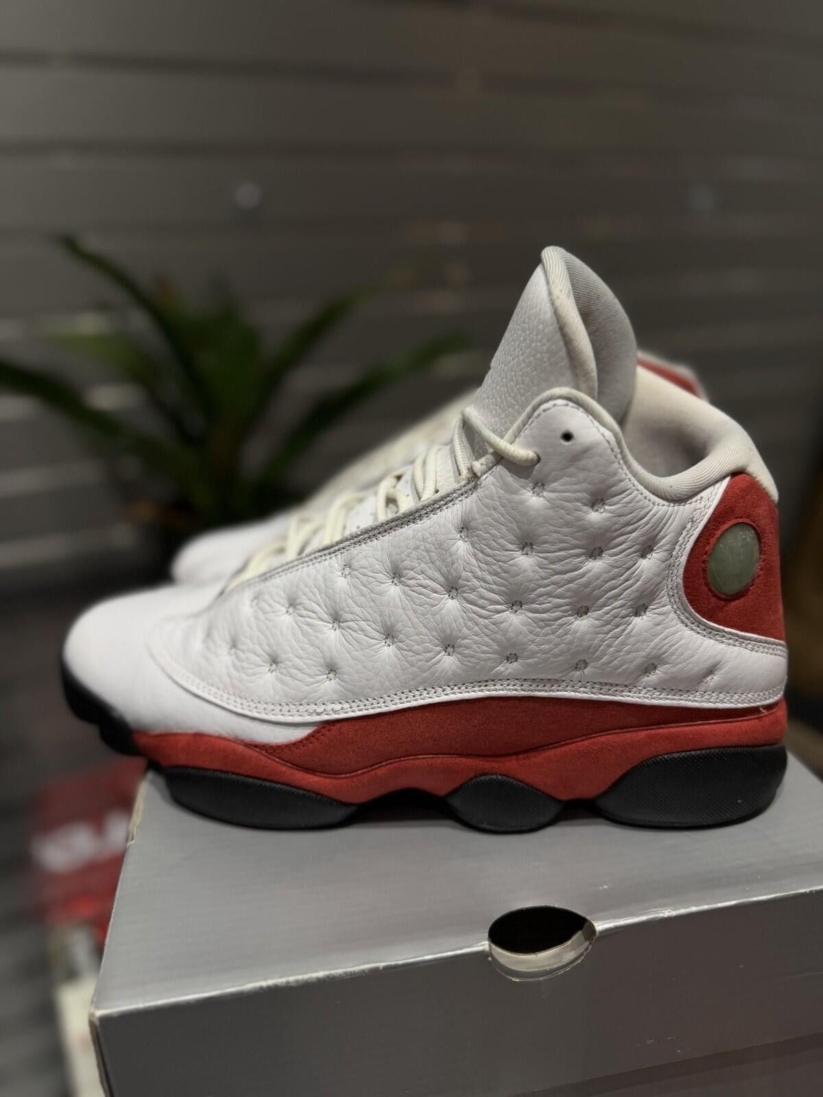 Jordan Brand Jordan Air Jordan 13 Retro Chicago White Red Black Size (10) Size US 10 / EU 43 - 4 Thumbnail