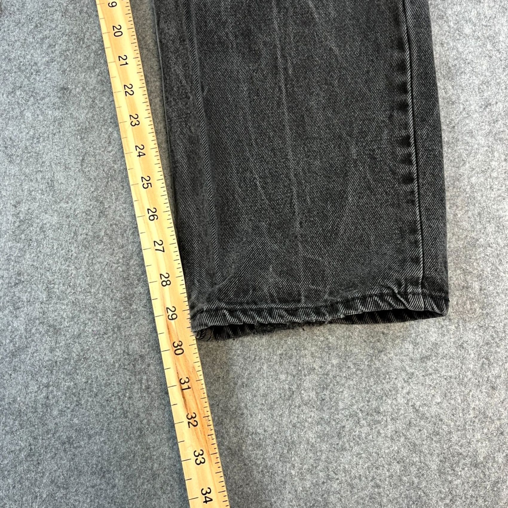 Levi's VINTAGE Levi's Men Jeans Regular Straight 34 32 Dark Grey 90s Button Fly Levi's Jeans Mens Size 34 Dark Wash Centric 90s Theme MENS Size US 34 / EU 50 - 4 Thumbnail