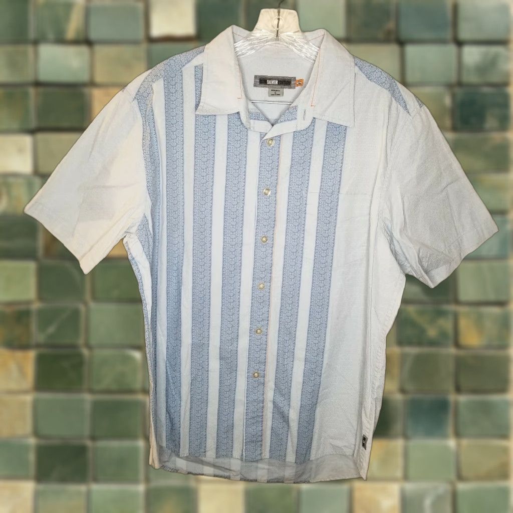 Quiksilver Quiksilver Edition Mens Short Sleeve Button-Up Blue L Large Shirt Men Blue Button-Up Shirt Size US 33 - 1 Thumbnail