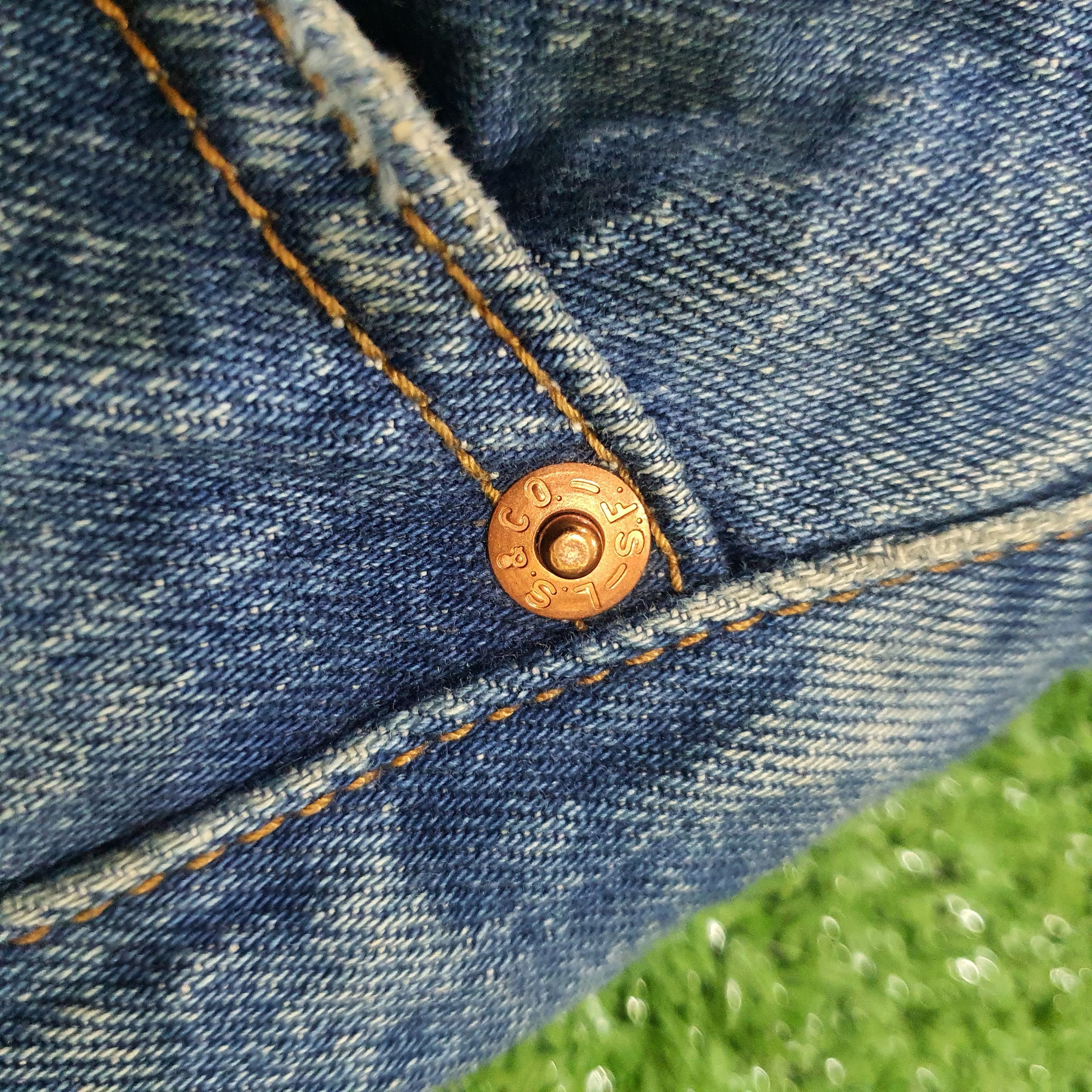 Jean Levi's 501 Original Fit jeans in a light blue wash Size 30" / US 8 / IT 44 - 17 Thumbnail
