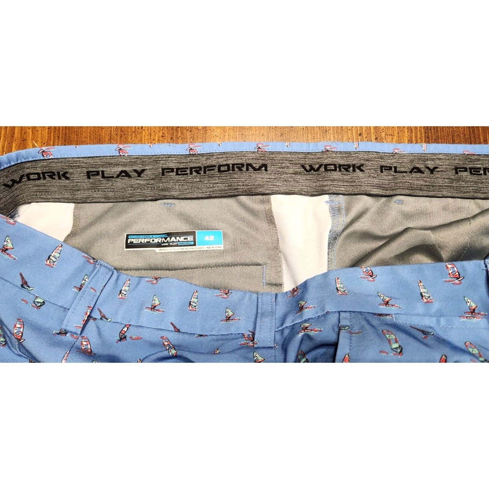 Roundtree & Yorke Roundtree & Yorke Performance Shorts Men 42W Classic Sail Boat Blue Chino Geometric 9in Inseam Zip Pockets Polyester Elastane Machine Washable Size US 42 / EU 58 - 5 Thumbnail
