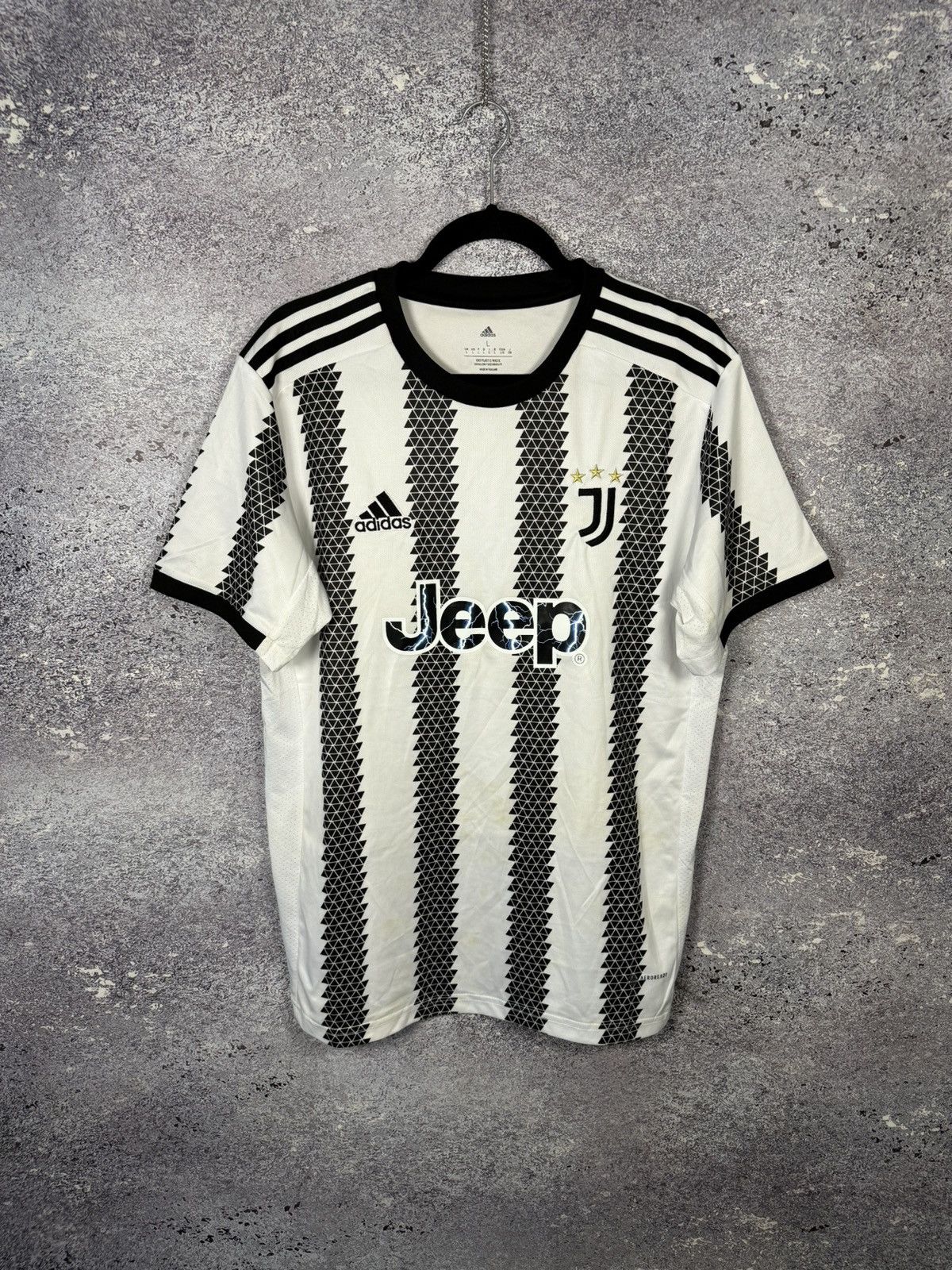 Vintage Vintage Juventus 2022/23 Home Soccer Jersey Size US L / EU 52-54 / 3 - 1 Thumbnail