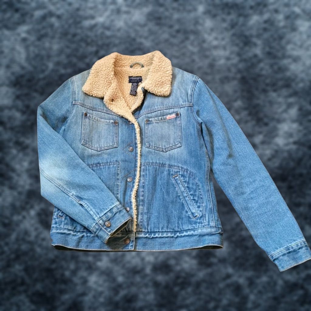 American Eagle Outfitters VINTAGE American Eagle Denim Jacket Womens M Blue Sherpa Lined 90s Trucker Snap Bomber Jacket Size M / US 6-8 / IT 42-44 - 1 Thumbnail