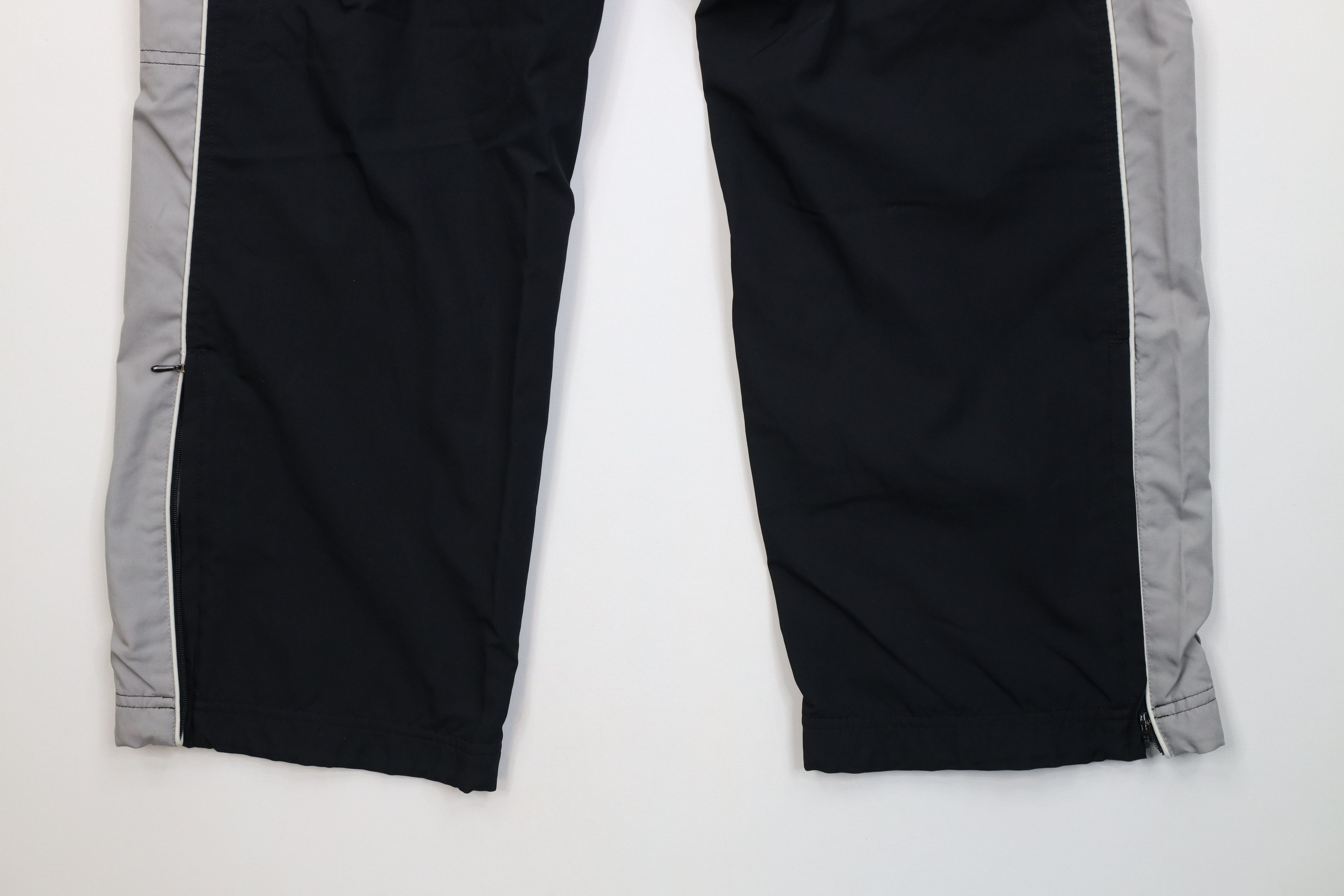 Nike Vintage Y2K Nike Cropped Lined Wide Leg Cargo Pants Black Size 26" / US 2 / IT 38 - 14 Thumbnail