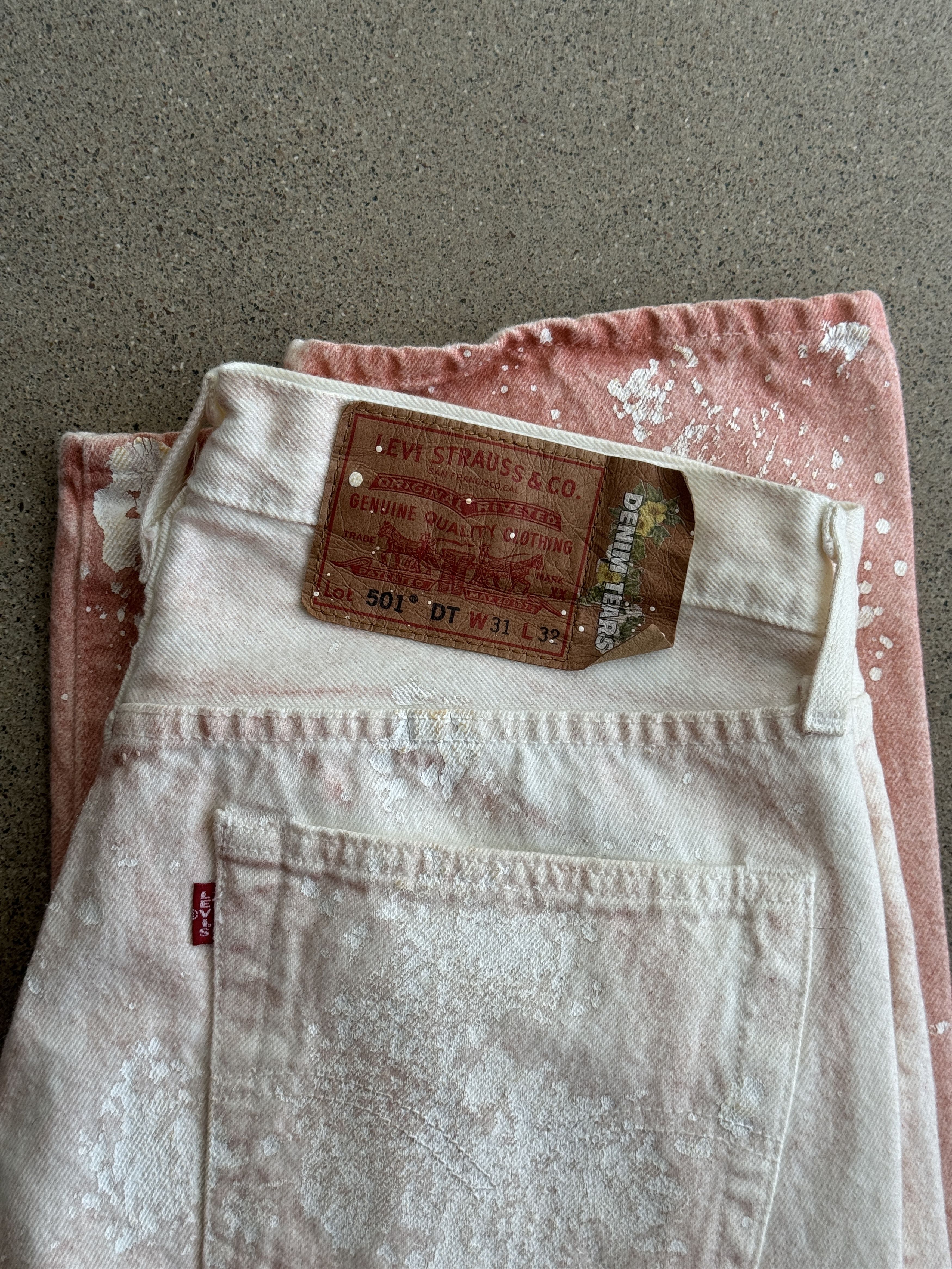 DENIM TEARS × Levi's Denim Tears Levi's 501 Jeans Brick Mason White Red Clay Size US 31 - 16 Thumbnail