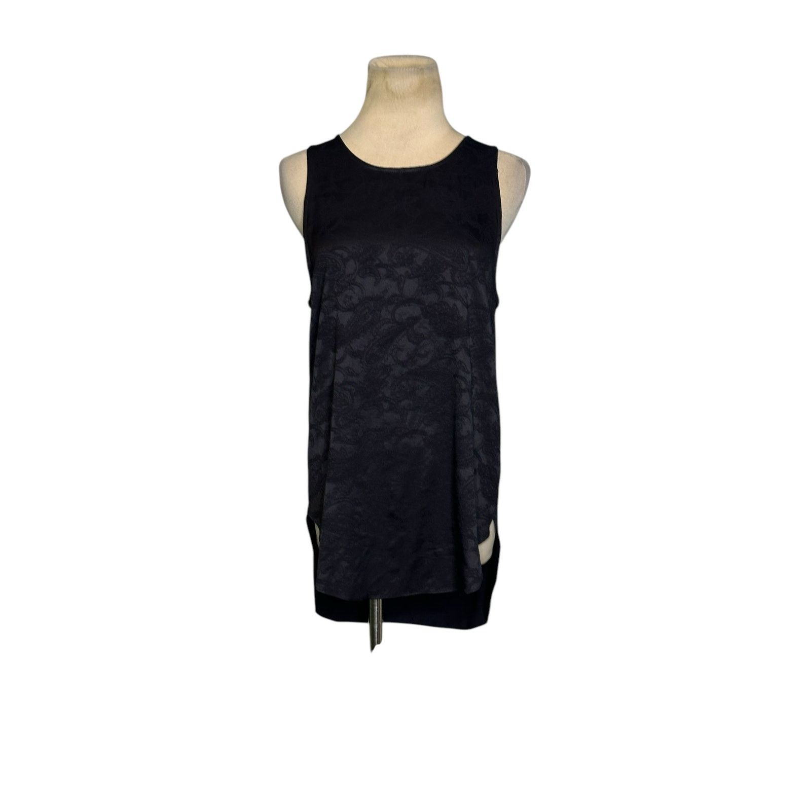 Aritzia Wilfred Black Paisley Brocade Back Zip Tank Top Size Small Size S / US 4 / IT 40 - 9 Thumbnail