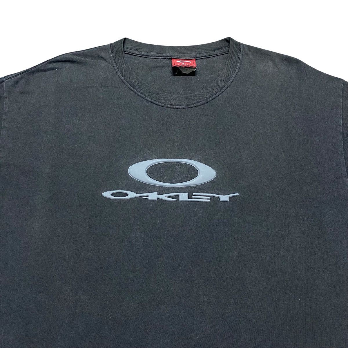 Oakley Rare‼️🔥Vintage Oakley Embossed Logo T-Shirt Size US M / EU 48-50 / 2 - 3 Thumbnail