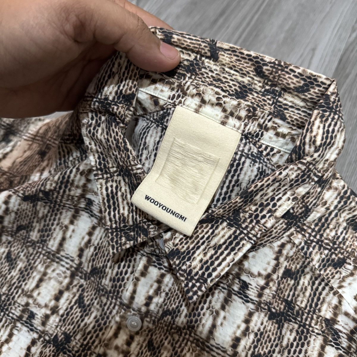 Wooyoungmi Wooyoungmi Snakeskin Button Ups Size US L / EU 52-54 / 3 - 3 Thumbnail