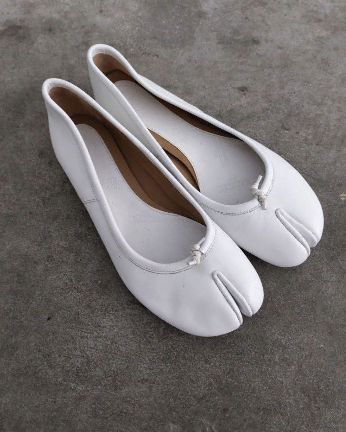 【Maison Margiela】Tabby Ballerina Flats ★追跡可能★ Maison Margiela WMNS Tabi Ballerina Flat - Black – Kith