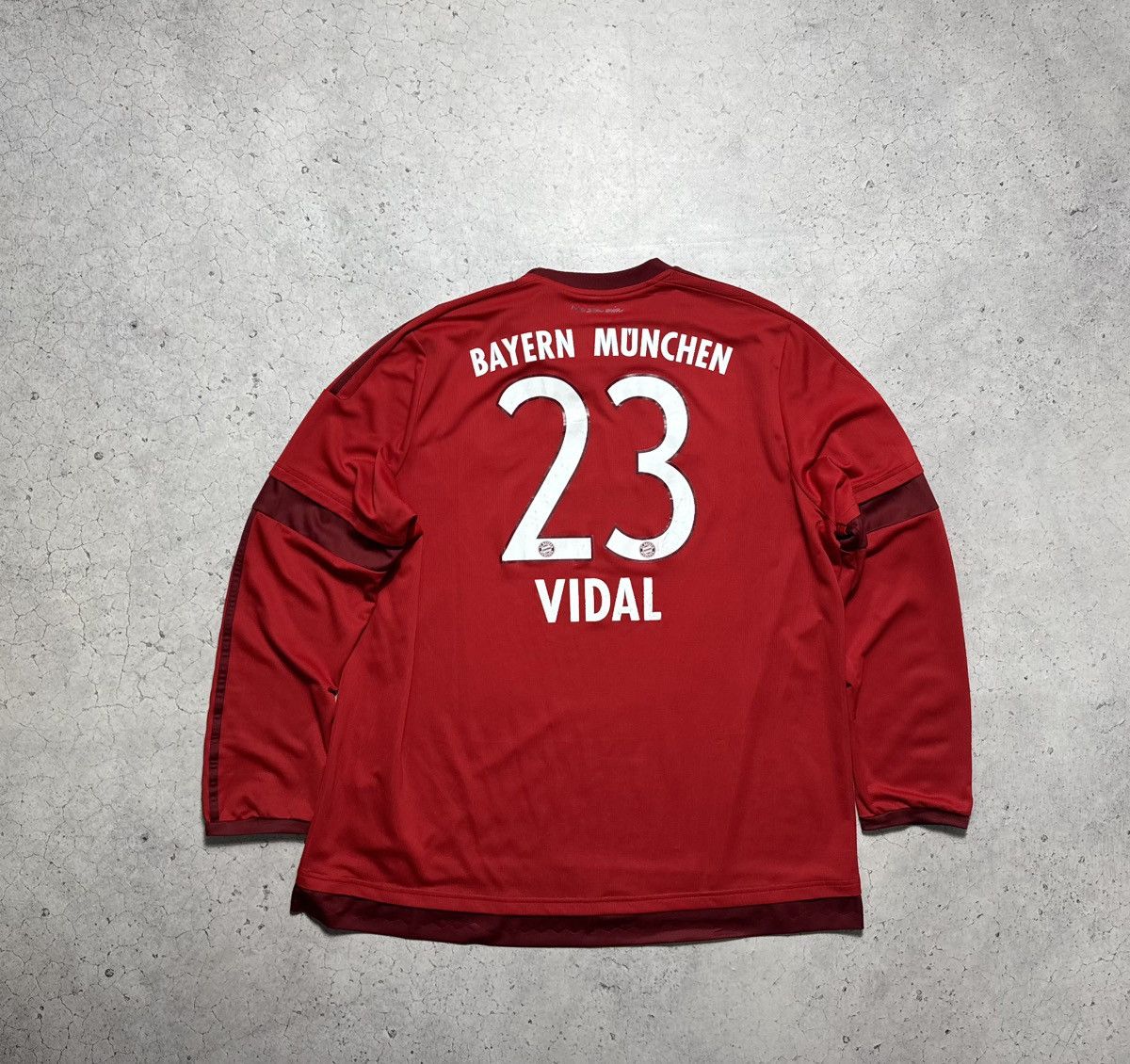 Adidas Adidas FC Bayern Munchen Vidal #23 Soccer Jersey Long Sleeve Size US XXL / EU 58 / 5 - 11 Thumbnail