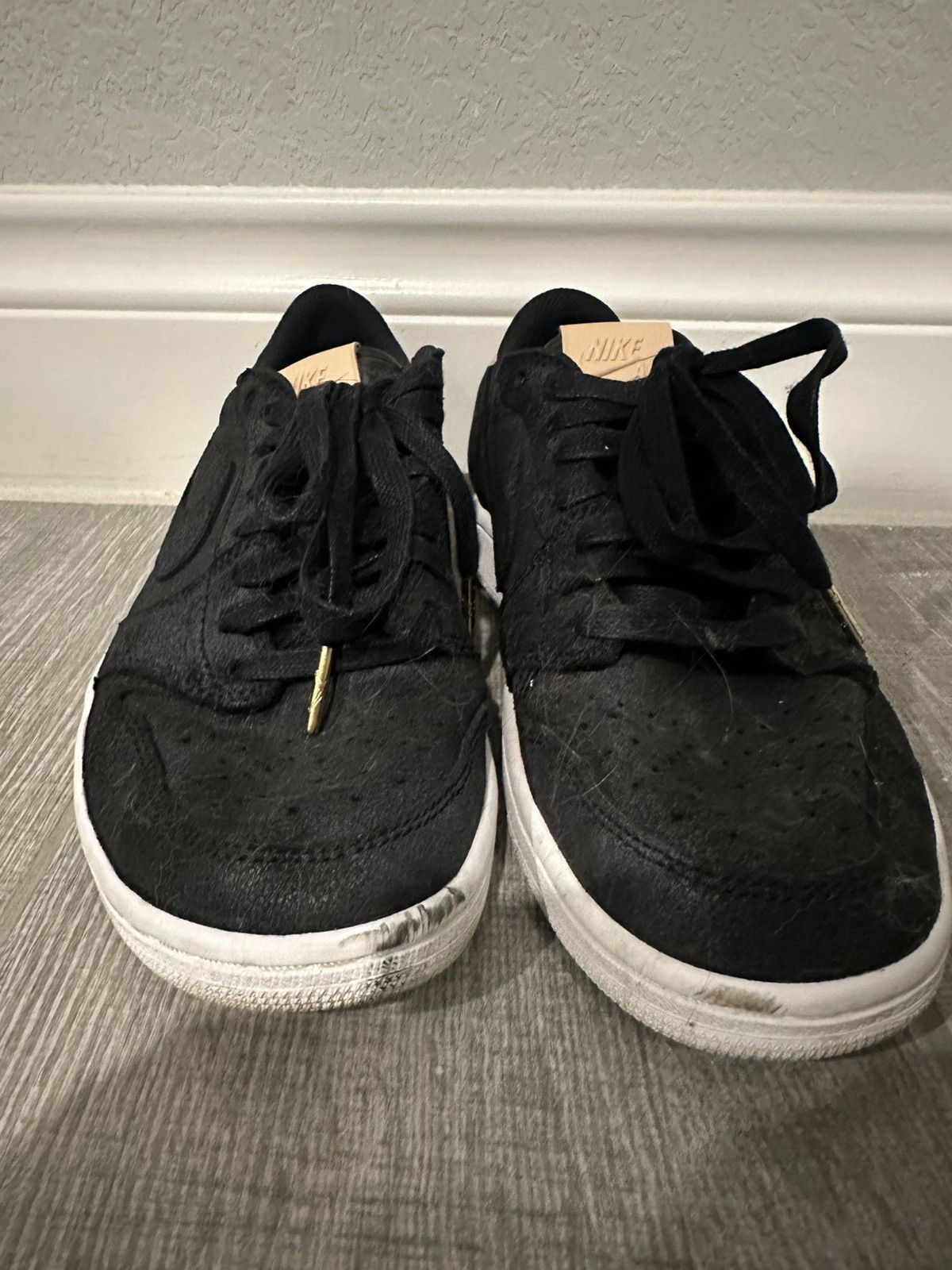 Jordan Brand Jordan 1 Low Black Vachetta Size US 9.5 / EU 42-43 - 1 Thumbnail