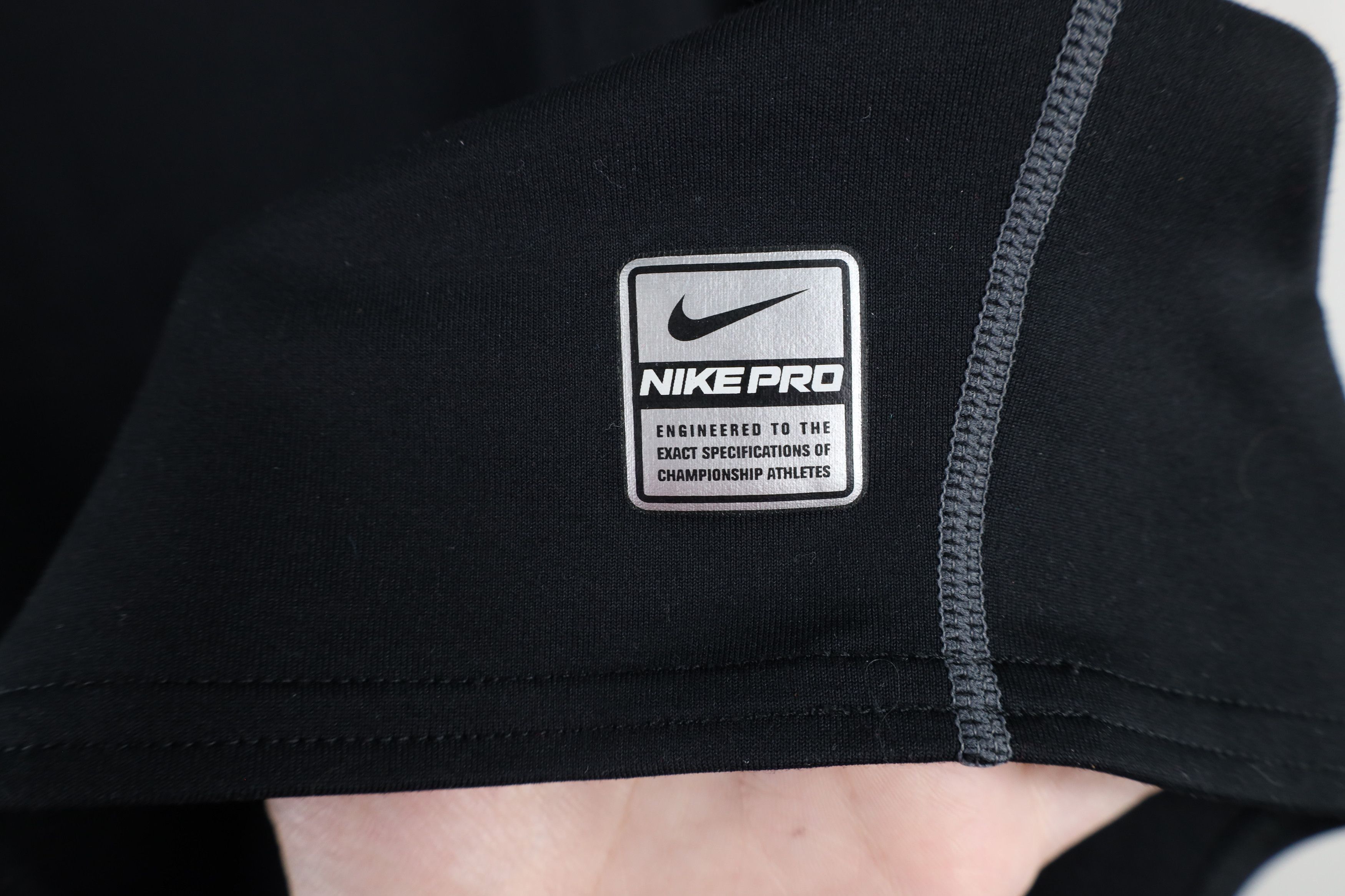 Vintage Vintage Nike Pro Lined Mock Neck Outdoor Training T-Shirt Size US XL / EU 56 / 4 - 8 Thumbnail
