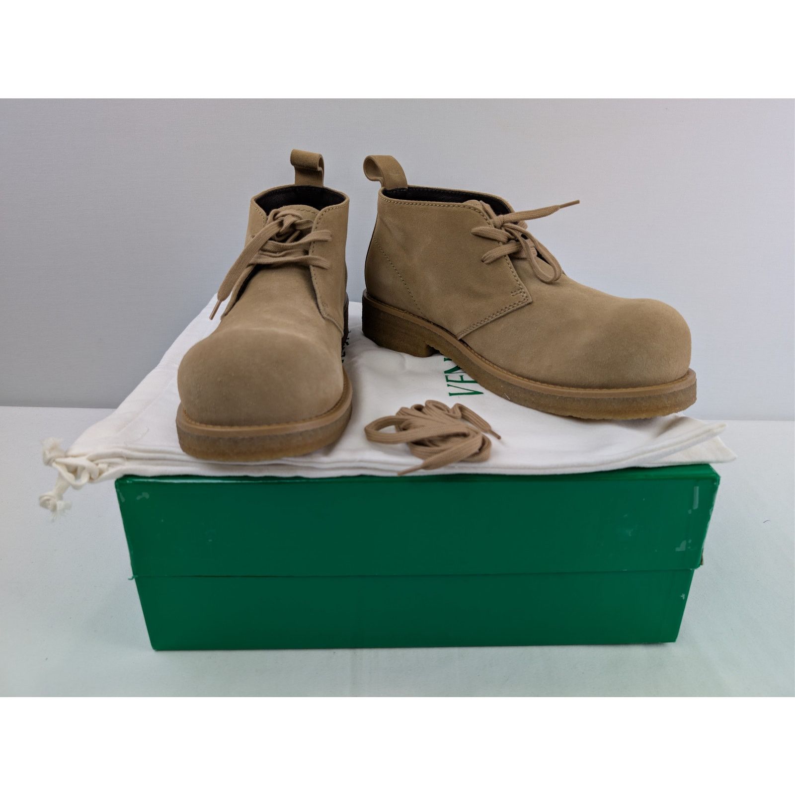 Bottega Veneta o1rshd1 Deep NuBuck Helium Ankle Boot in Camel Size US 10 / EU 43 - 16 Thumbnail