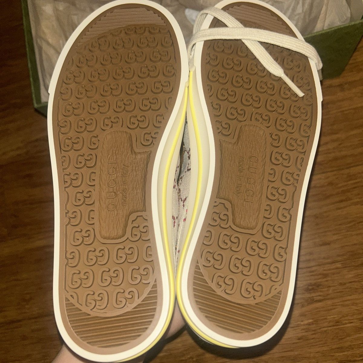 Gucci Gucci Tennis 1977 Stylish Skateboarding Shoes Silver White Size US 4.5 / IT 34.5 - 9 Thumbnail