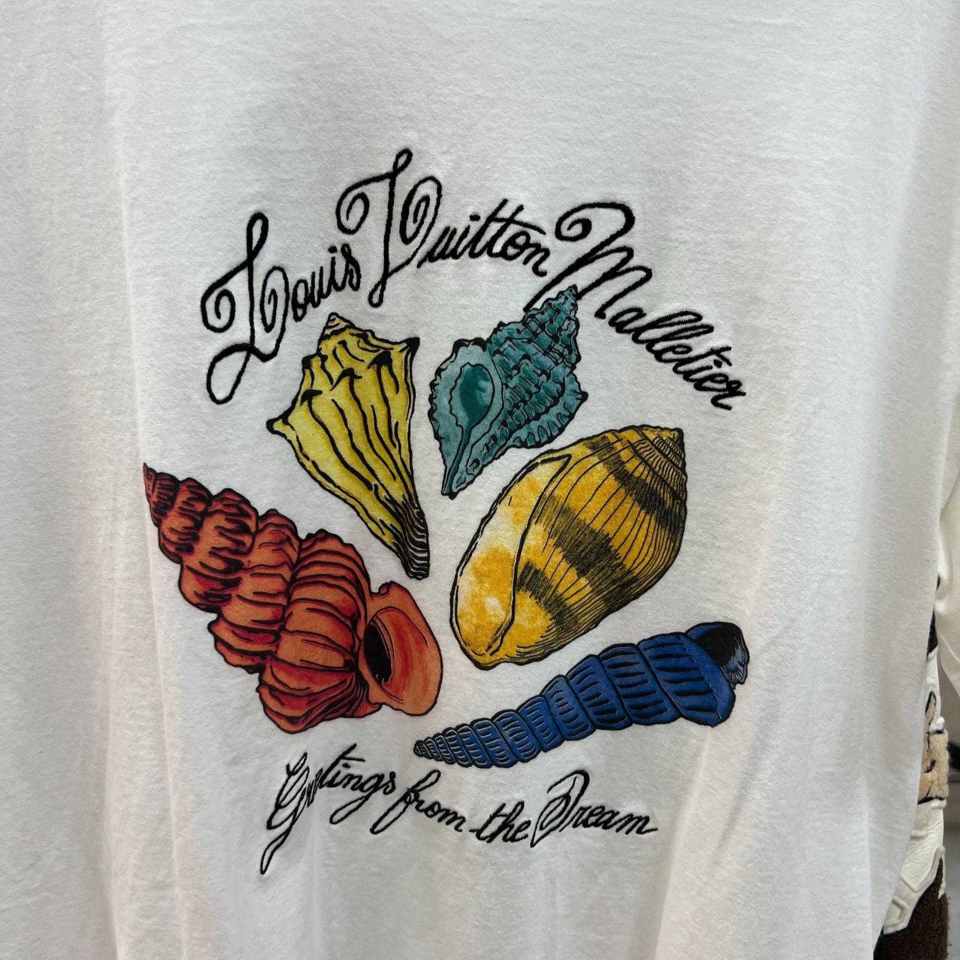Louis Vuitton Louis Vuitton Letter Shell Print SS24 T-Shirt Size US XXL / EU 58 / 5 - 2 Thumbnail