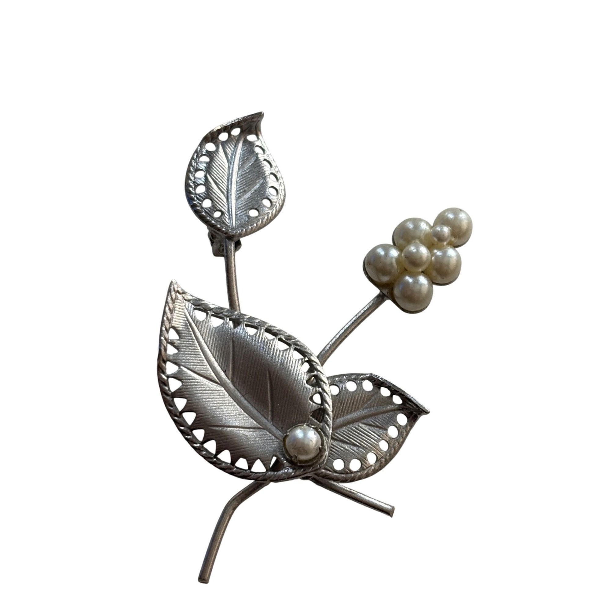 Other Vintage Silver Leaf & Pearl Brooch Pin Size ONE SIZE - 1 Thumbnail