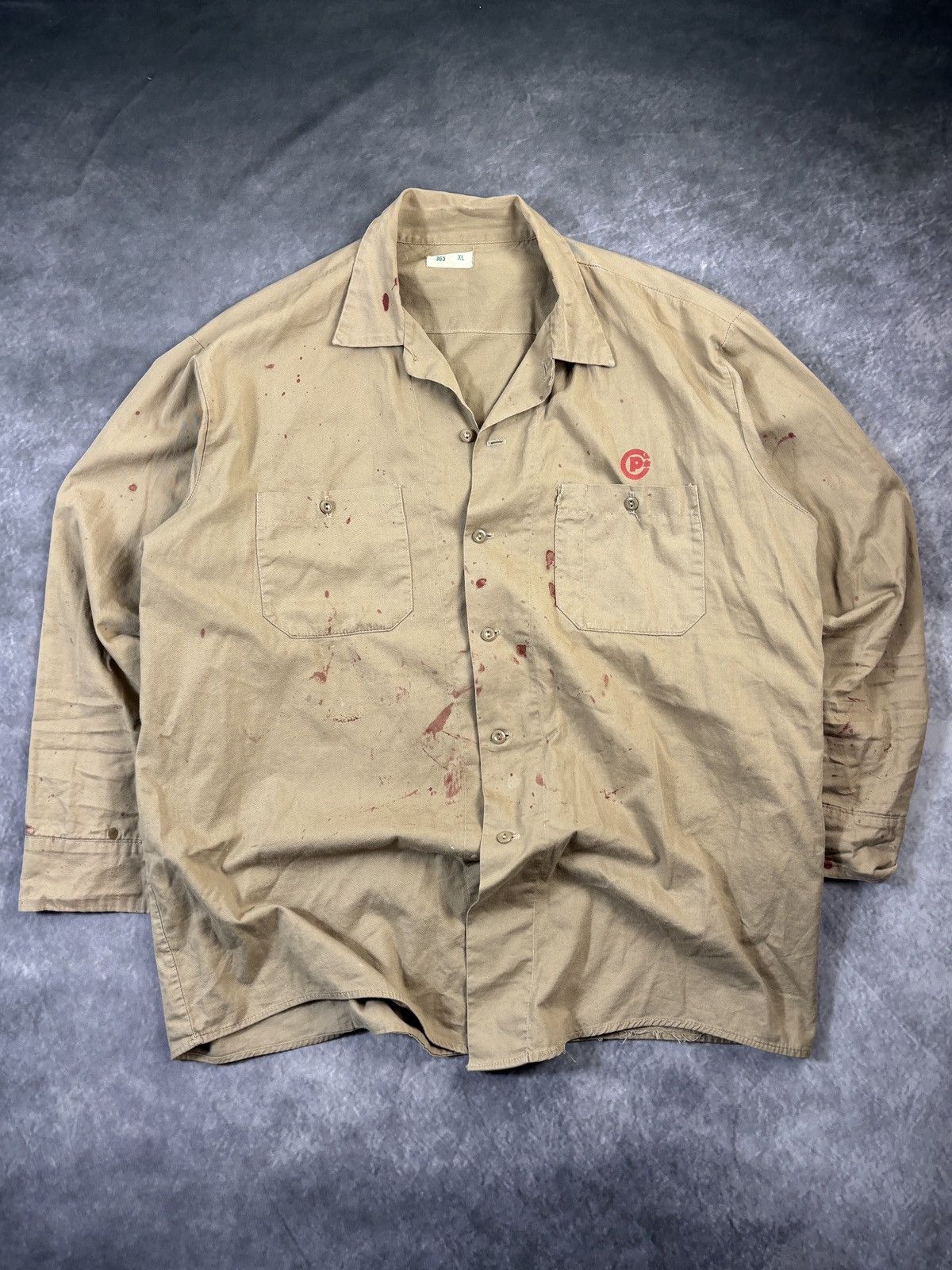 Vintage Vintage Work Shirt Blood Splatter Thrashed CP Rail Moleskin Size US XL / EU 56 / 4 - 1 Thumbnail