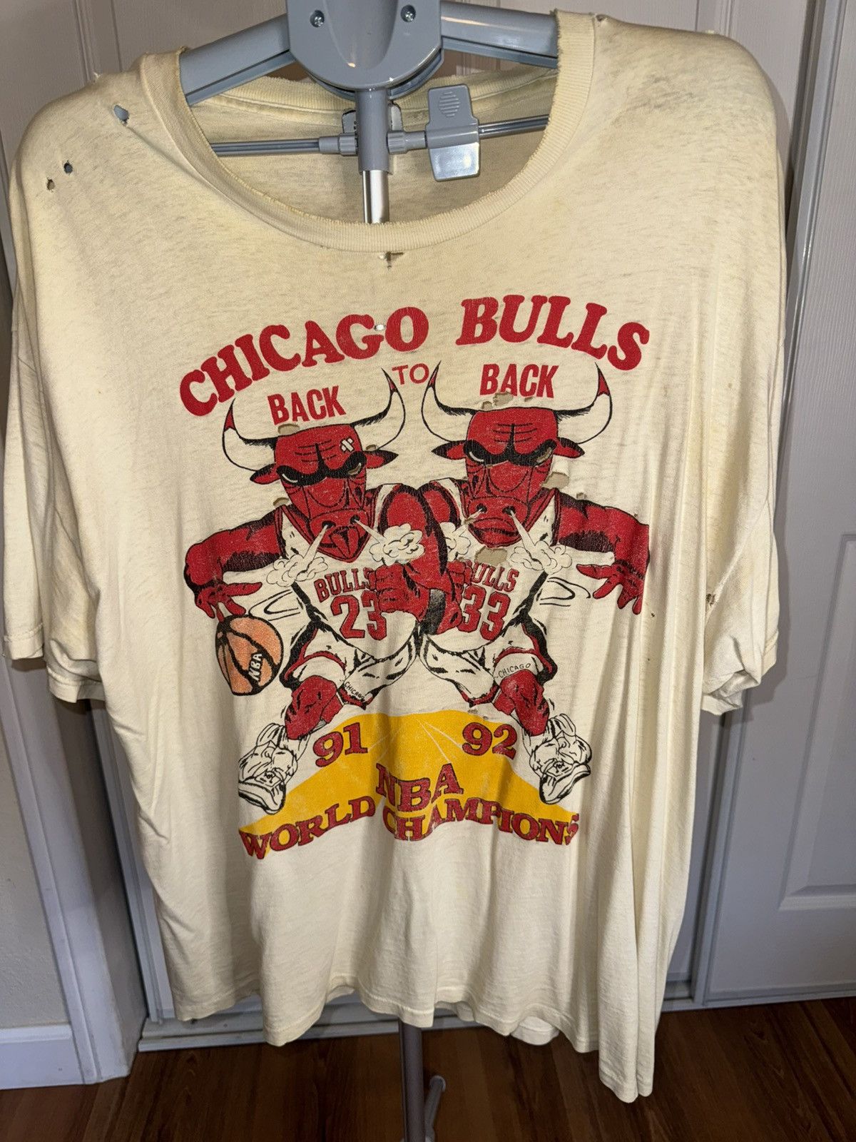Vintage 90s Chicago Bulls Thrashed Distressed Faded GRUNGE NBA Size US XXL / EU 58 / 5 - 1 Thumbnail