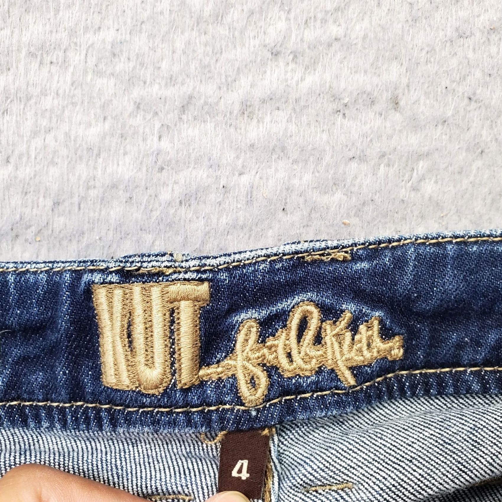 Vintage KUT from the Kloth Angie Cropped Boyfriend Jeans Womens 4 Blue Denim Skinny Leg Jeans Size 27" / US 4 / IT 40 - 7 Thumbnail